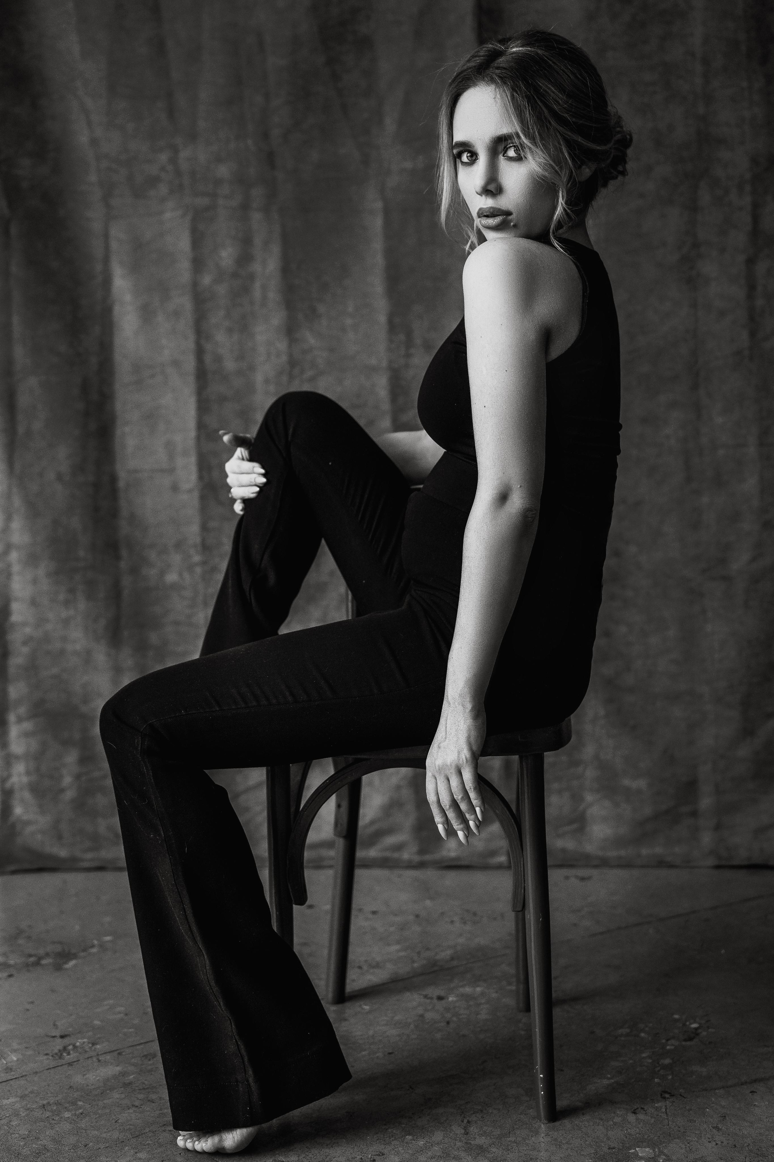 Polina & Elnur. Maternity in studio. Wedding and family photographer and videographer PA, NJ, NY, DE, MD