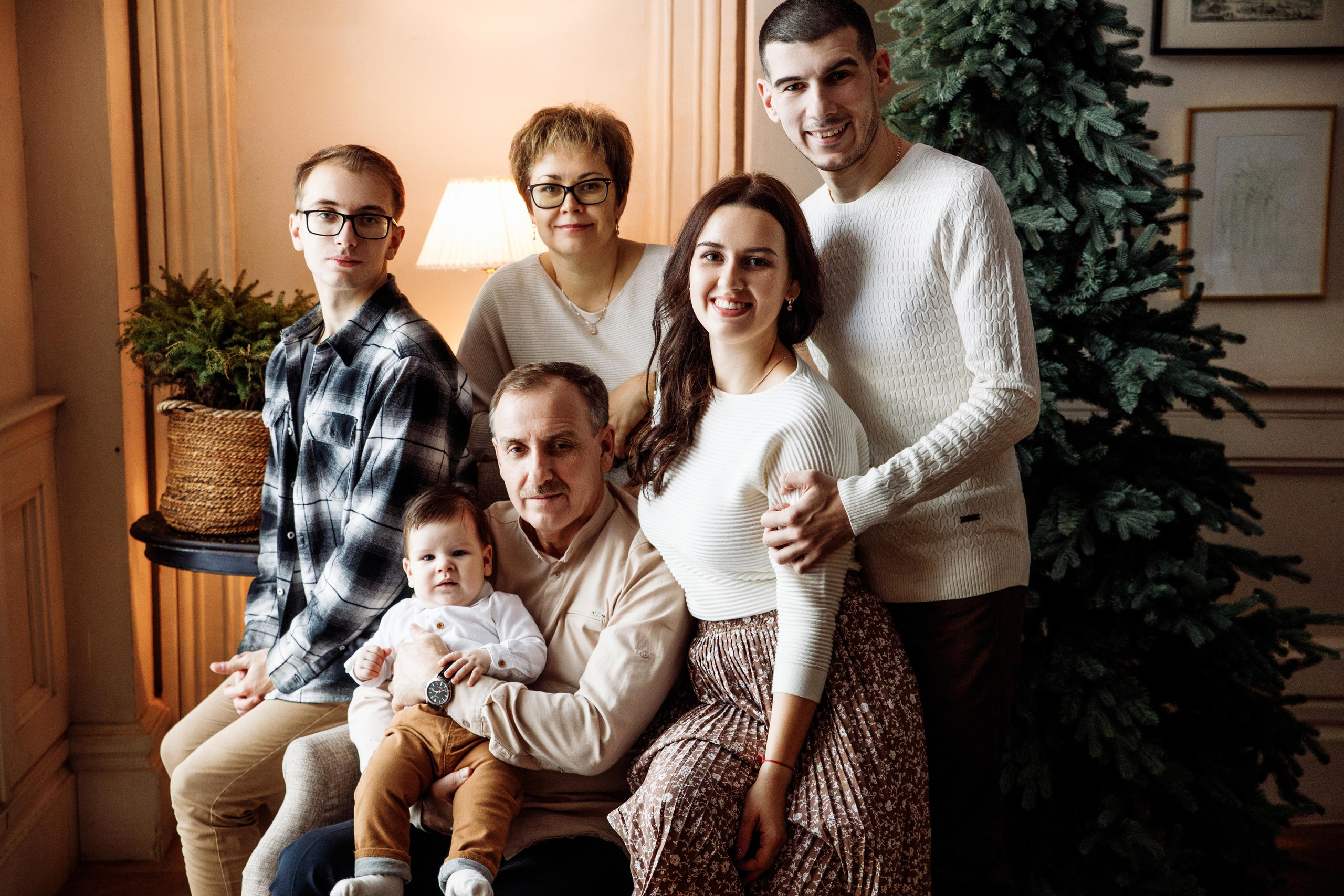 Nastya, Jane and grandparents. Wedding and family photographer and videographer PA, NJ, NY, DE, MD