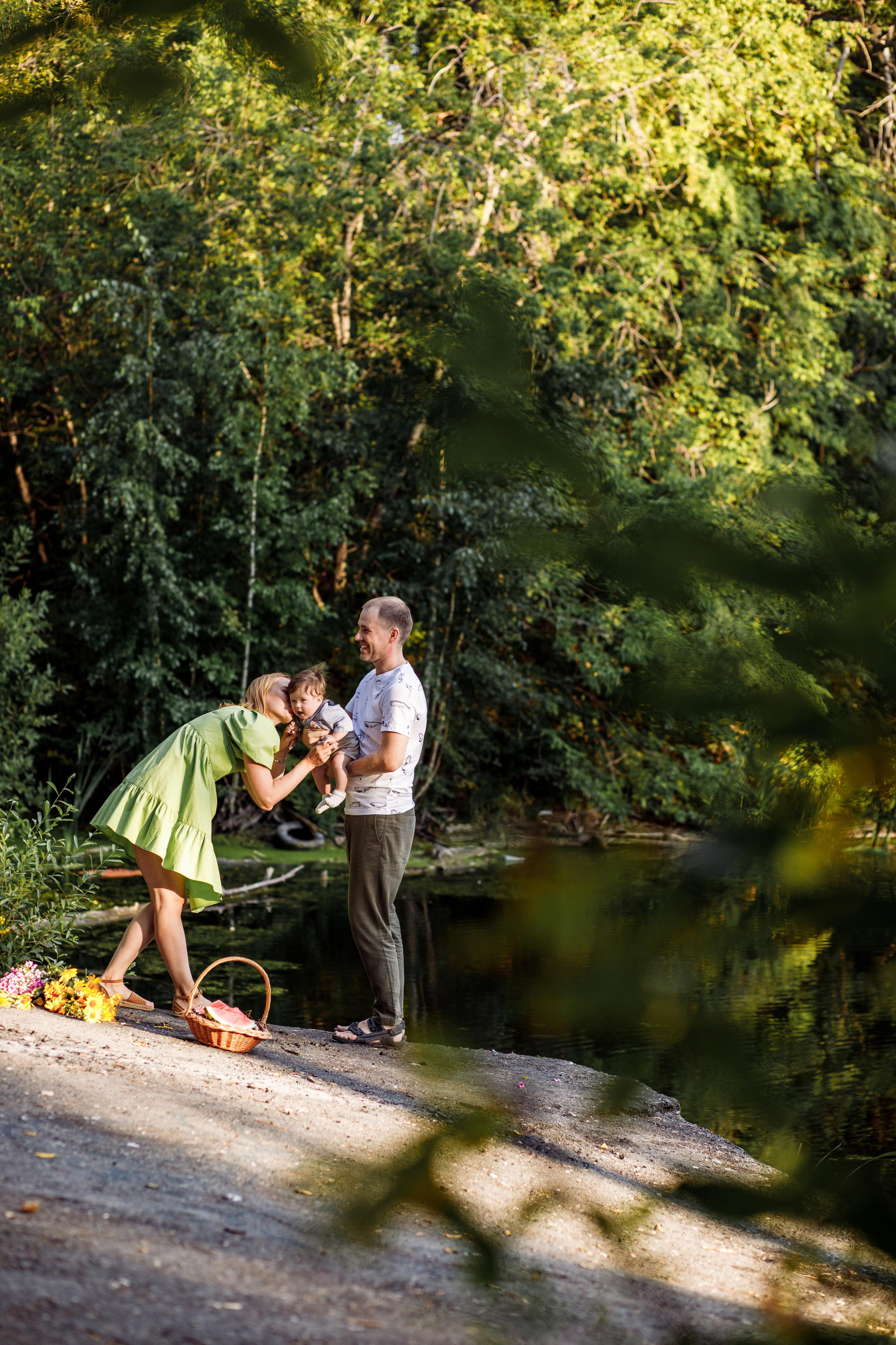 Family. Nature. Wedding and family photographer and videographer PA, NJ, NY, DE, MD
