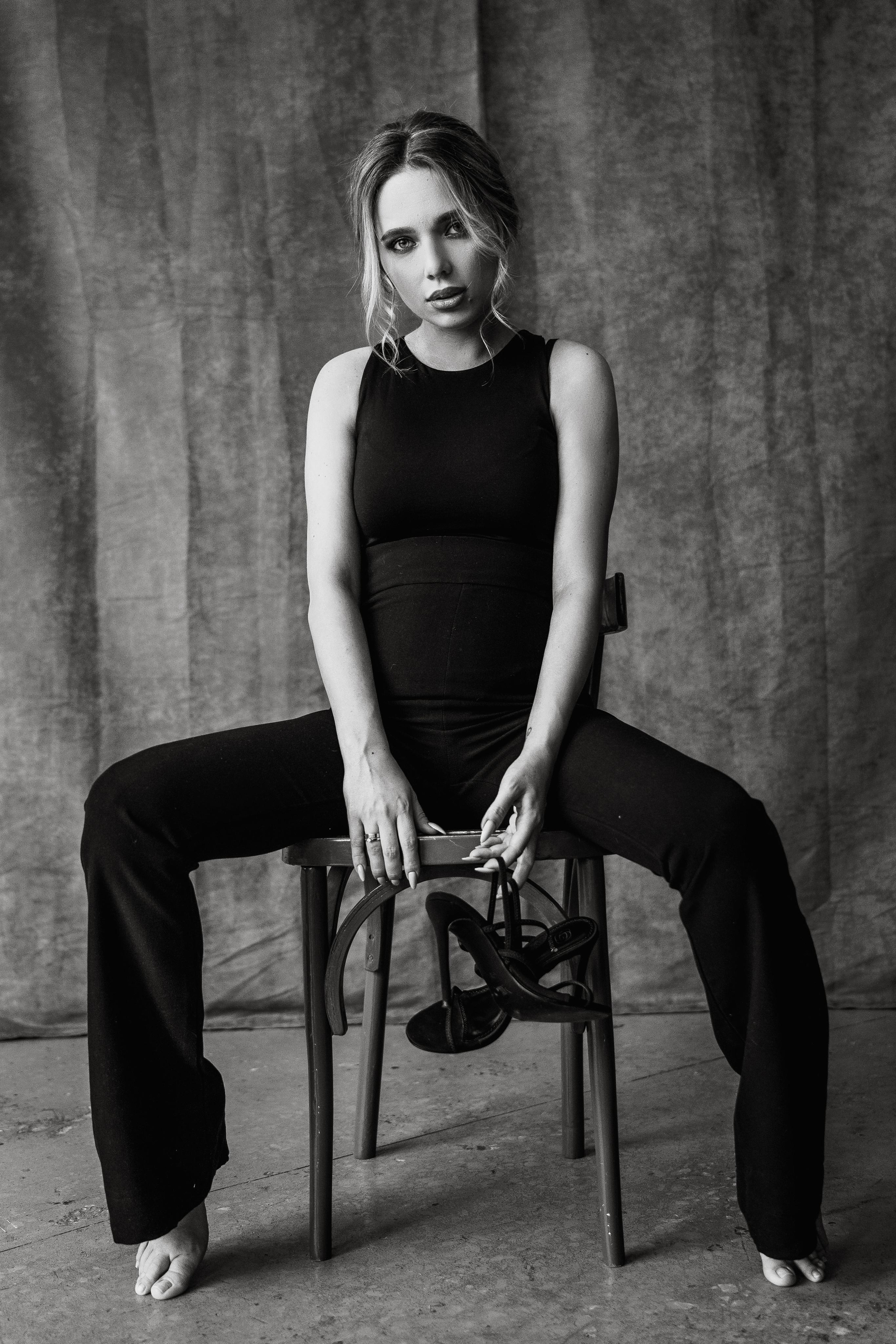 Polina & Elnur. Maternity in studio. Wedding and family photographer and videographer PA, NJ, NY, DE, MD