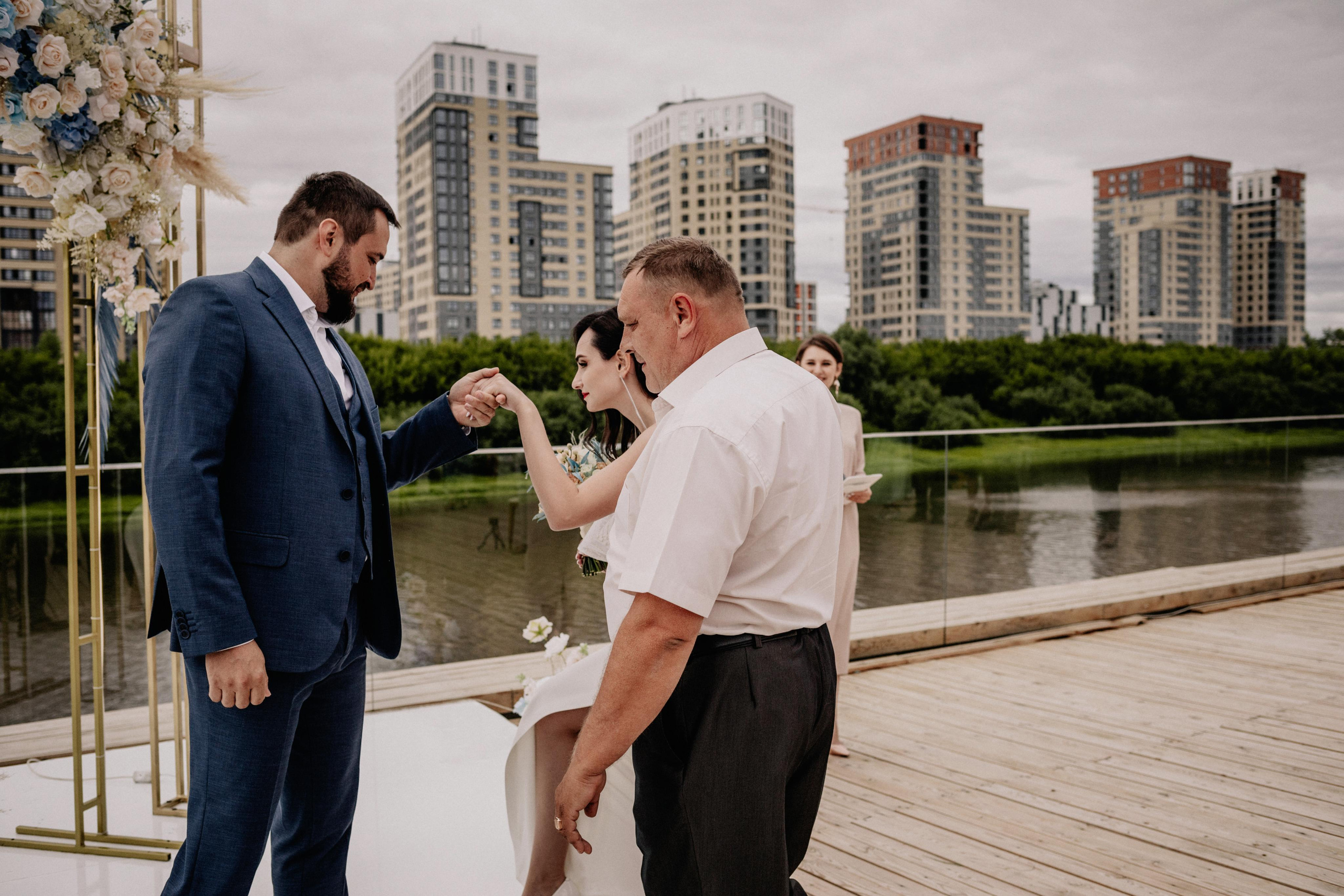 Roman & Kate. Wedding and family photographer and videographer PA, NJ, NY, DE, MD