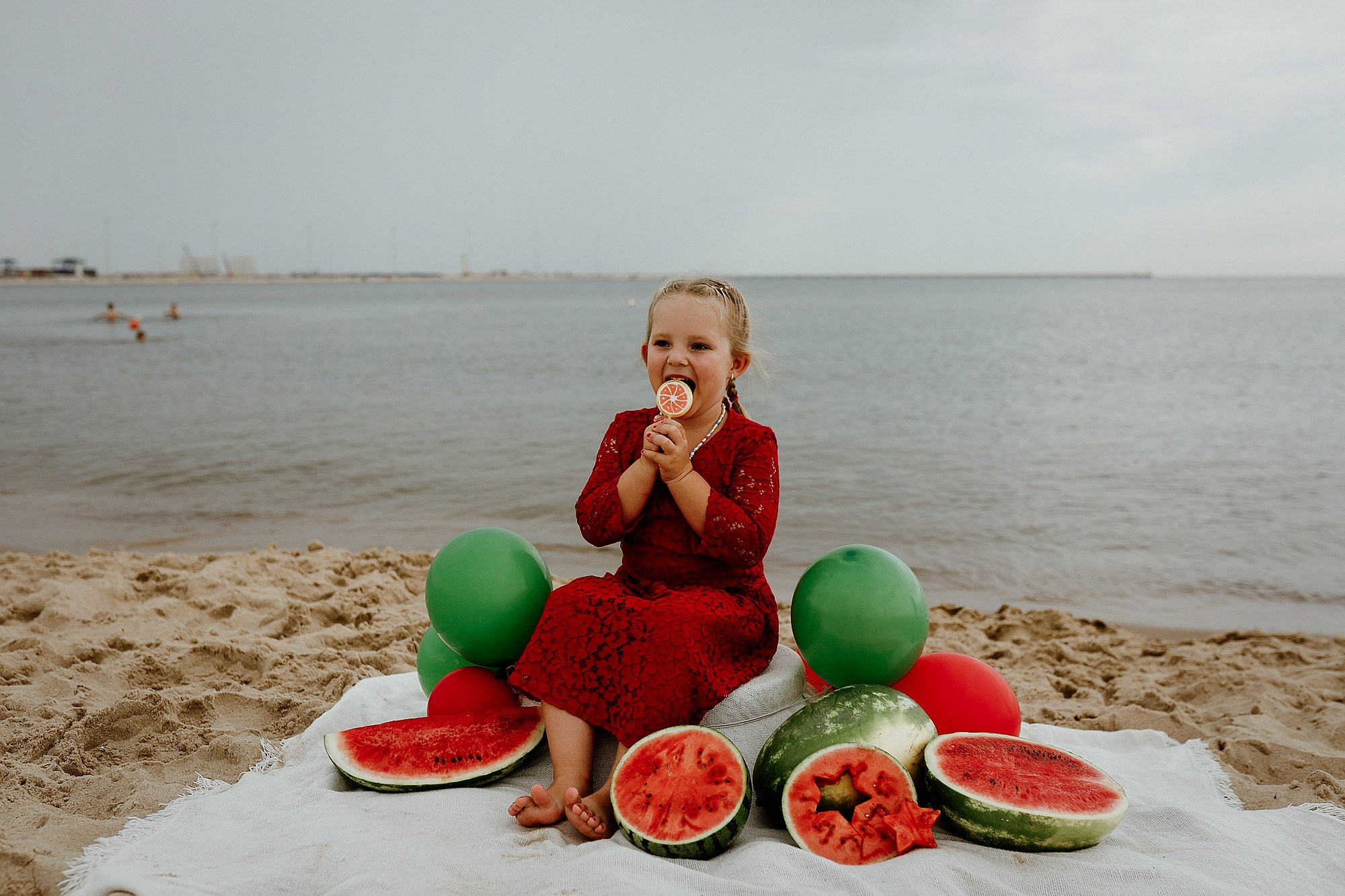 Kornelka - minisesja arbuzowa na plaży. Fotograf ślubny i rodzinny - Kaszuby, Trójmiasto