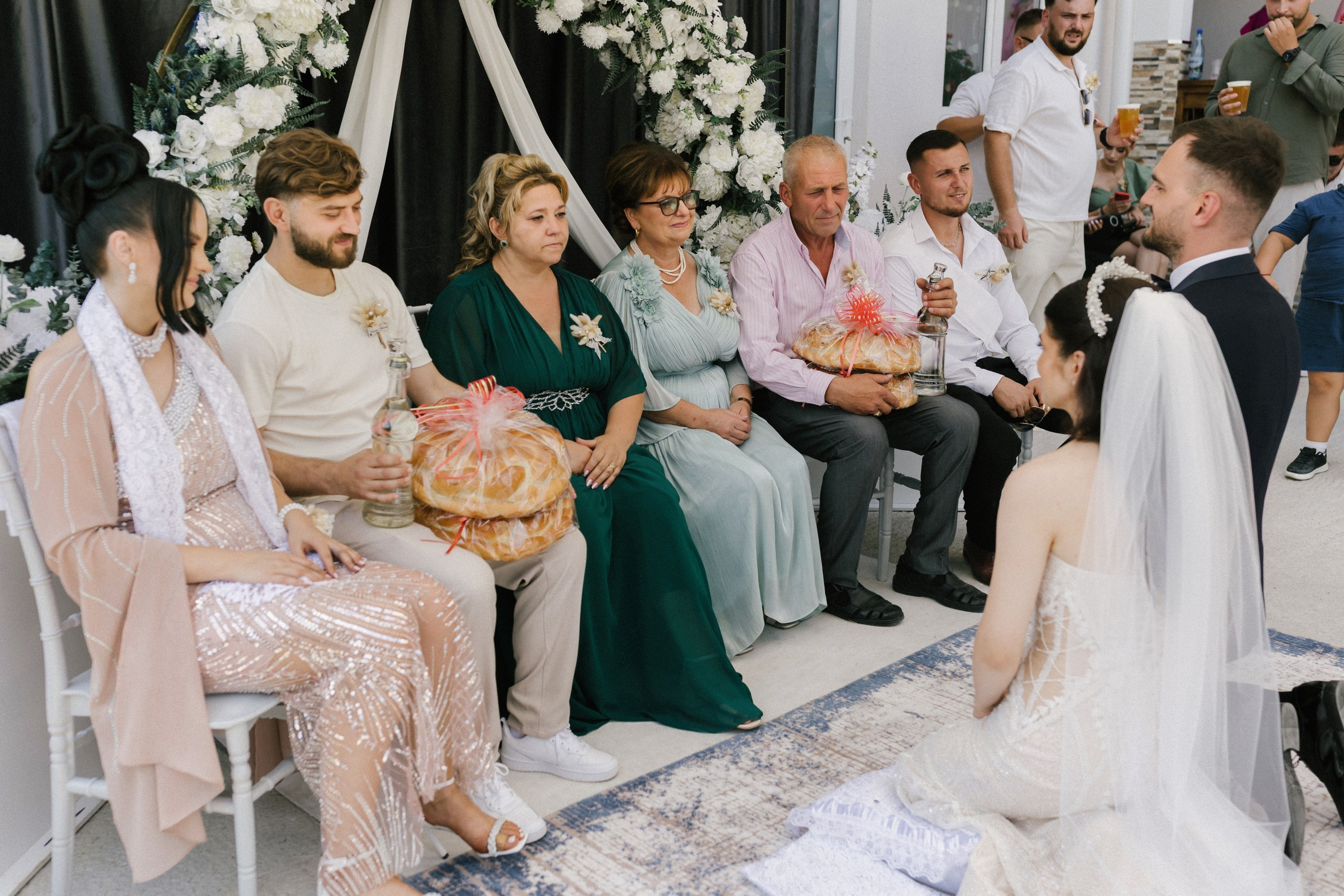 1. Mireasa Adriana în timpul pregătirilor de nuntă în Tudora Botoșani2. Costumul mirelui Ionuț fotografiat artistic în ziua nunții3. Prietenii mirelui la tradițiile de nuntă în Tudora4. Bărbieritul mirelui în cadrul obiceiurilor tradiționale de nuntă5. Fotografii de familie la biserică în ziua nunții6. Portret de familie cu mirii și copilul lor la nunta din Botoșani7. Primul dans al mirilor la Mariage Dor Baisa Botoșani8. Decor elegant de nuntă la Mariage Dor Baisa9. Emoții și tradiții la nunta din Tudora județul Botoșani10. Fotograf profesionist de nuntă în Botoșani surprinzând momente autentice - otograf-nunta-botosanifotograf-evenimente-botosanifotograf-profesionist-botosanifotograf-nunta-tudoranunta-tudora-botosanisedinta-foto-nunta-botosanipoze-nunta-botosanifotografii-nunta-tudorafotograf-cununie-religioasa-botosanibiserica-sfintii-imparati-constantin-si-elena-tudoramariage-dor-baisa-botosanirestaurant-nunta-botosanidansul-mirilor-mariage-dorpregatiri-mire-botosanipregatiri-mireasa-botosanitraditii-nunta-moldovaobiceiuri-nunta-tudorafotograf-familie-nunta-botosaniportret-miri-botosanigalerie-foto-nunta-botosanialbum-foto-nunta-botosaninunta-eleganta-botosaninunta-cu-traditii-botosanifotograf-premium-nunta-botosaniservicii-foto-video-botosanipoveste-de-nunta-botosanifotograf-documentar-nuntafotograf-natural-emotionalmiri-ionut-si-adriananunta-autentica-tudora -otograf-nunta-botosanifotograf-nunta-tudoranunta-tudora-botosanifotograf-evenimente-botosanifotograf-profesionist-botosaniservicii-foto-video-botosanigalerie-foto-nunta-botosanialbum-foto-nunta-botosani - nunta-autentica-botosaninunta-cu-traditii-botosanipoveste-de-nunta-botosanifotografii-emotionante-nuntamomente-autentice-nuntafotografie-documentara-nuntafotograf-natural-nunta- pregatiri-miri-tudorabiserica-tudora-botosanicununie-religioasa-tudoramariage-dor-baisa-botosanipetrecere-nunta-botosanivalsul-mirilor-botosani - alino-foto-studio-botosaniionut-si-adriana-nunta-tudorafotograf-alin-chirila-botosani