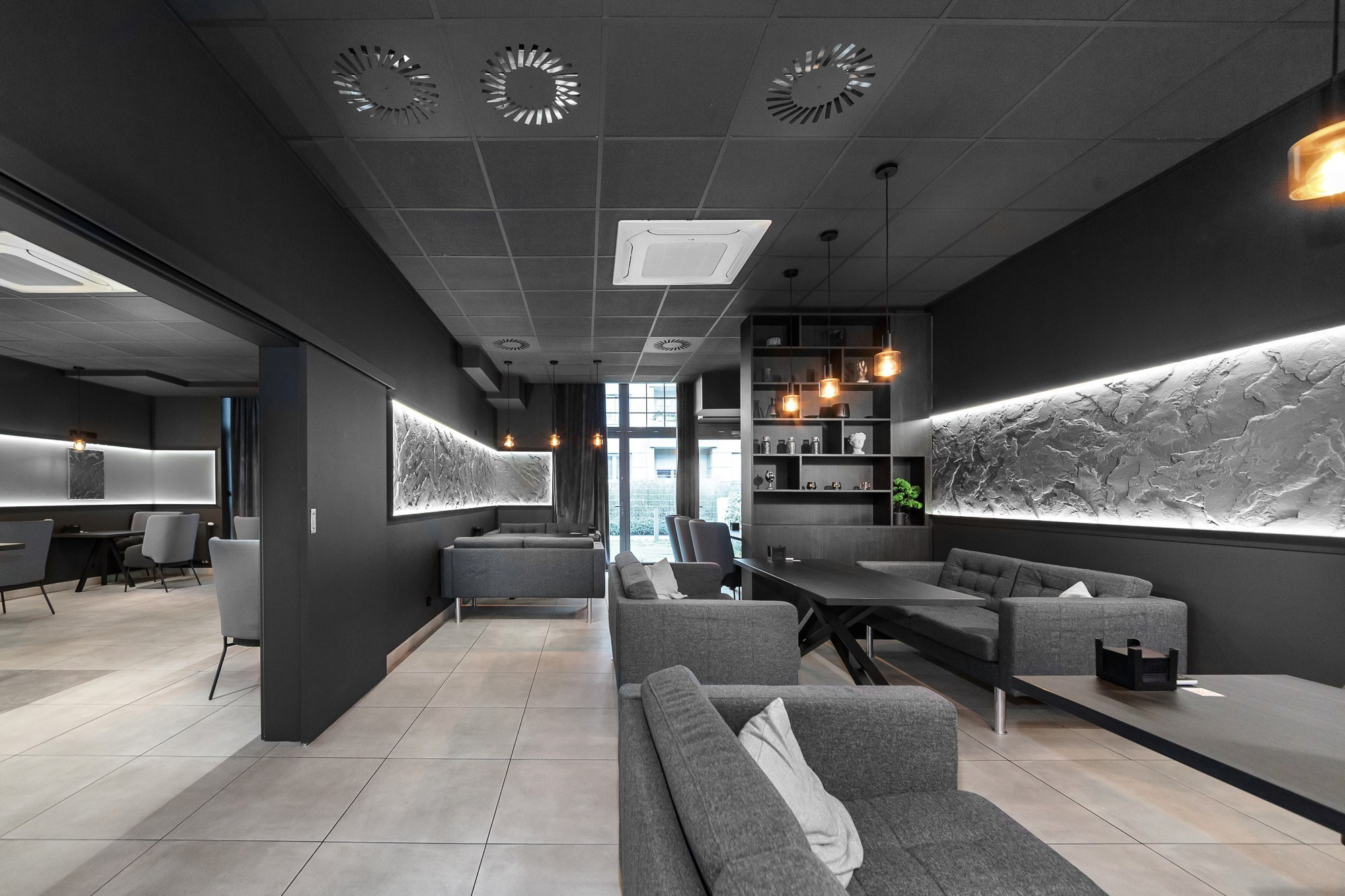 Fotografia nieruchomości, wnętrz, mieszkań, restauracji, biur i apartamentów. Wedding and portrait photographer in Poland Vitali Frozen