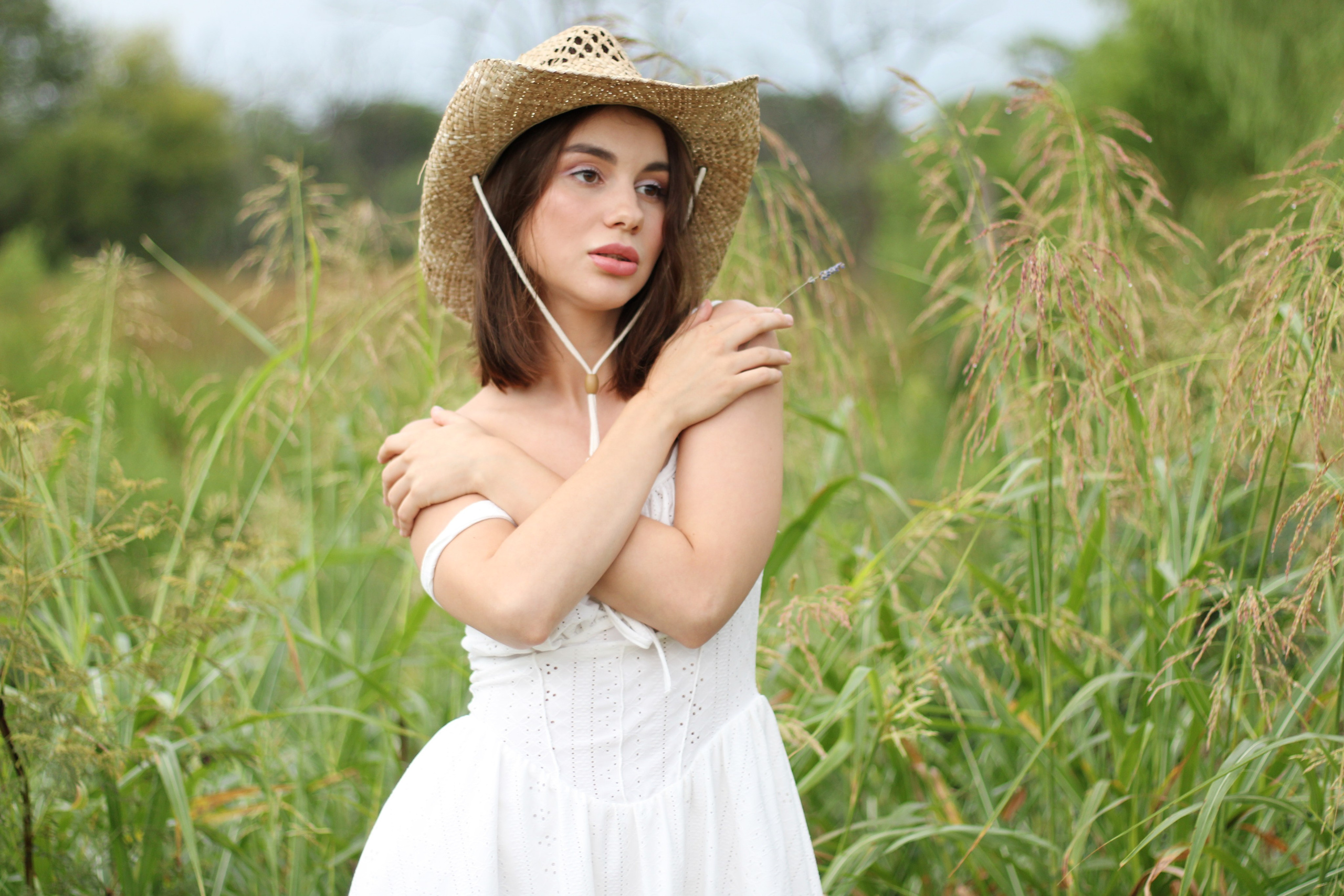 Countryside cowgirl-style portrait photoshoot. Lana Petrychenko — Portrait & Family Photographer. Valencia, Spain