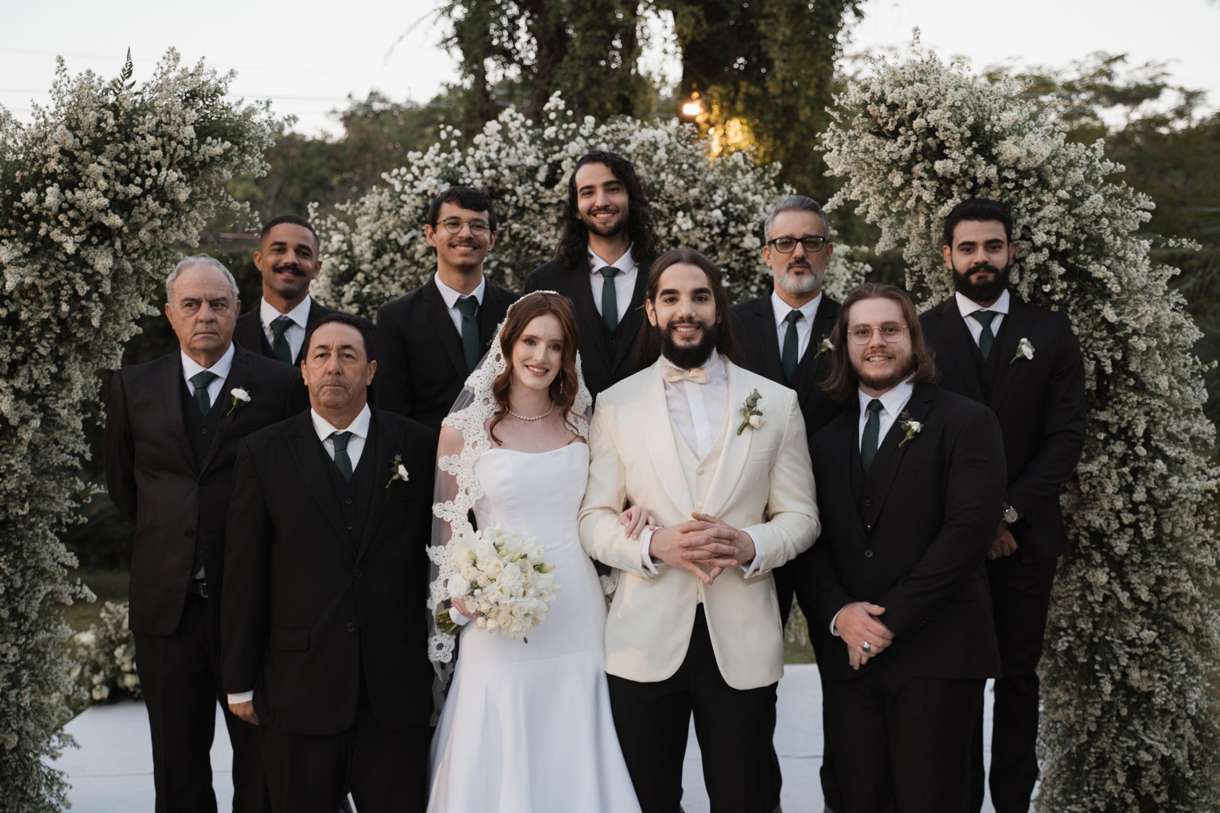 Ana e Igor celebraram seu casamento no LIAC Pampulha, em Belo Horizonte. Edu e Josi registraram momentos autênticos e emocionantes.