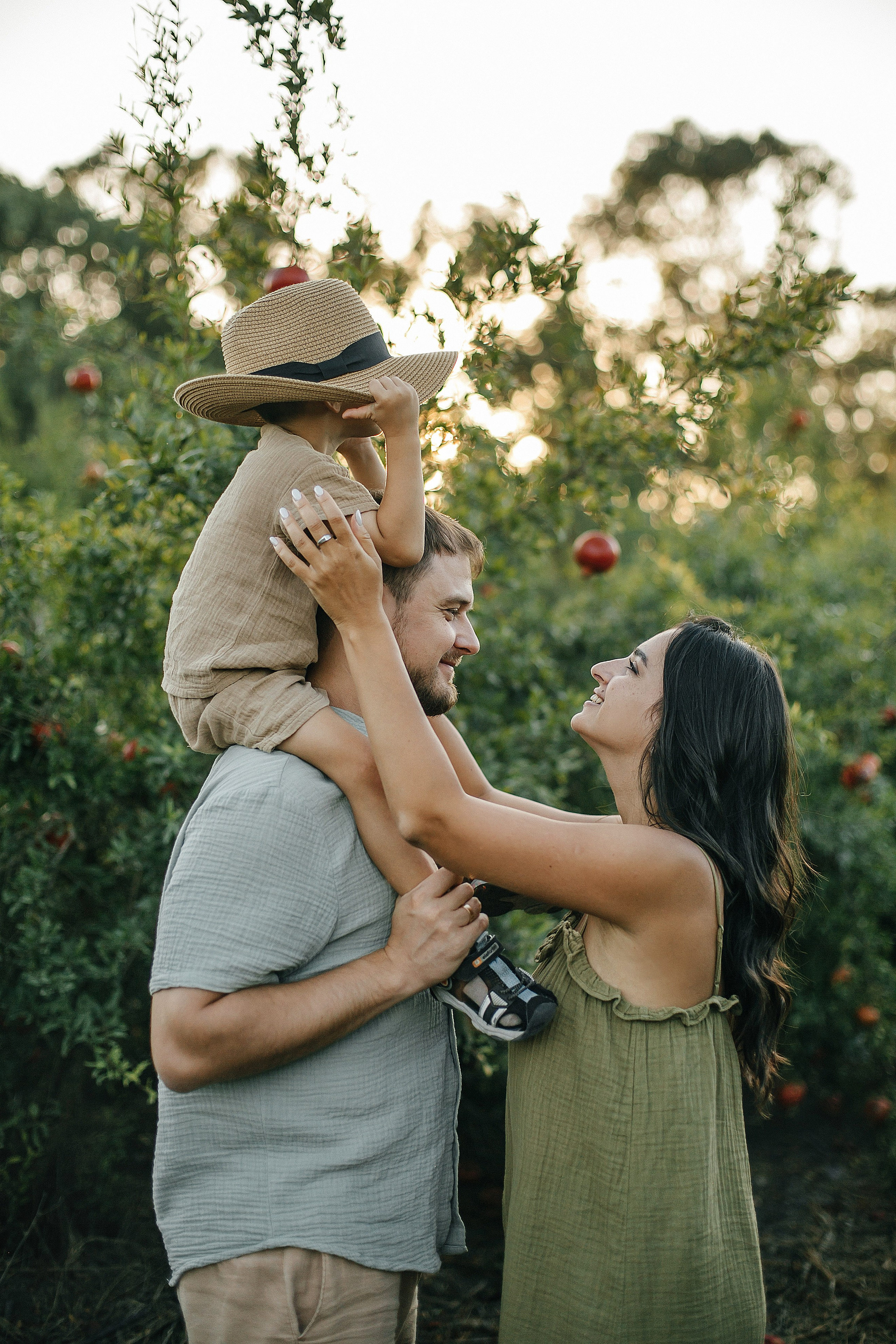 Binyamina garden. Family photographer in Israel