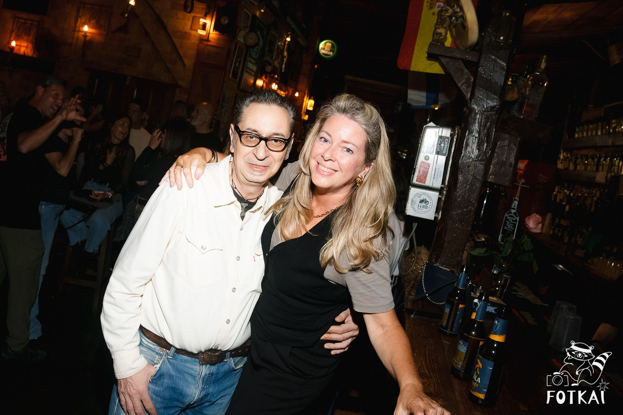 Los Ekilibristas de la Cuerda Floja — Фото с концерта в Торревьехе, 2026 | FOTKAI