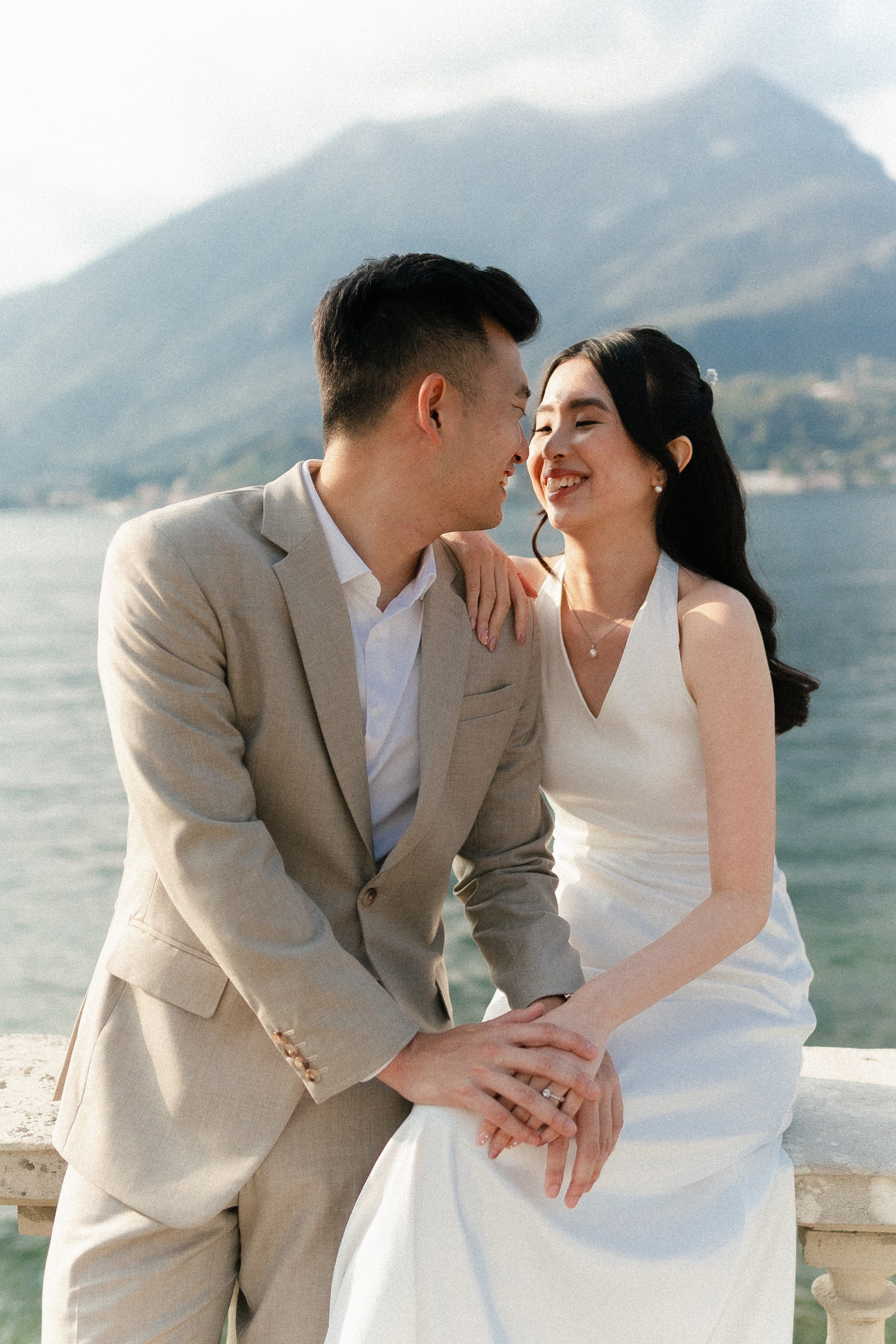 Bride and groom at Villa Melzi on lake como 