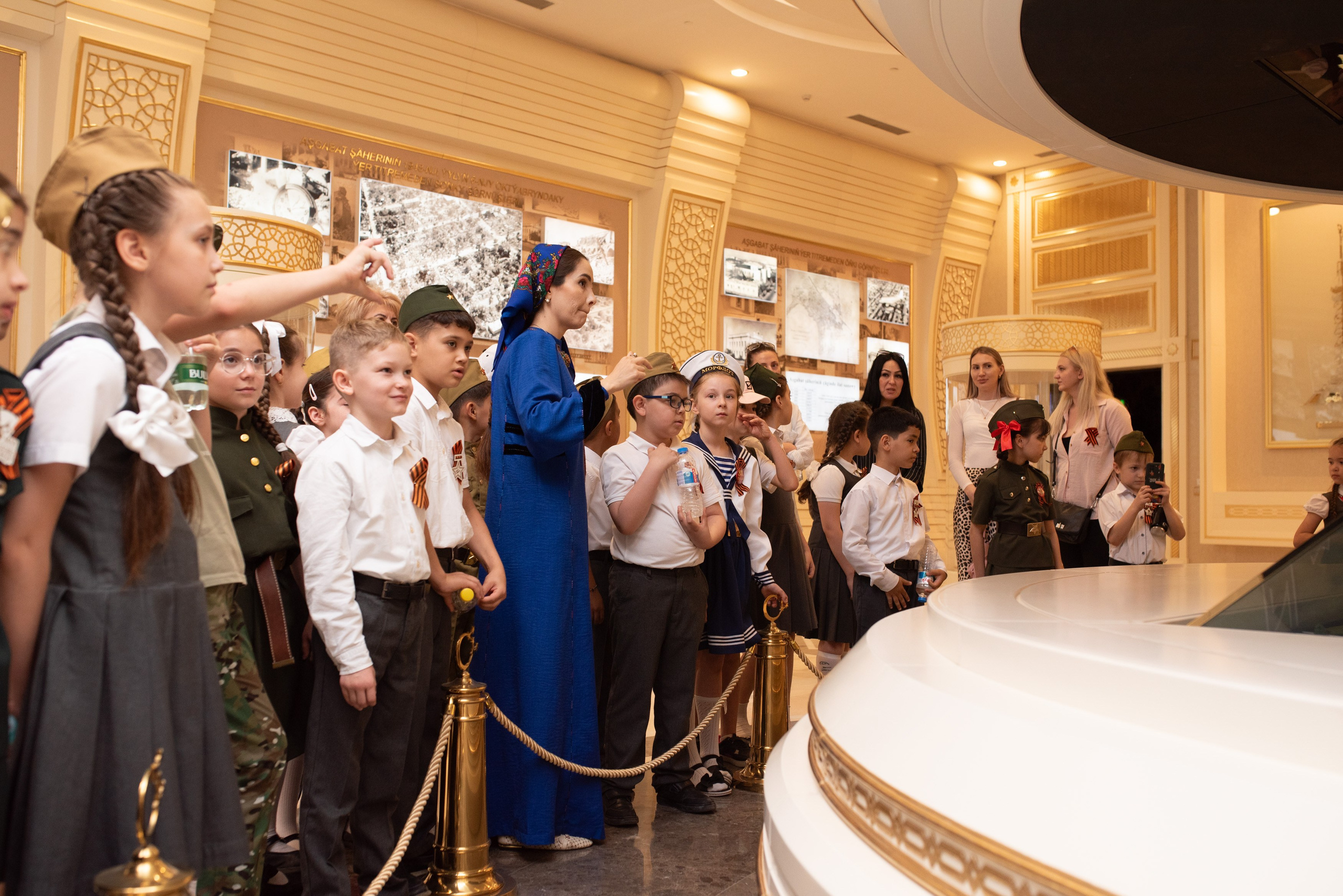 Вечный огонь 2"А» класс. Ваш фотограф в Ашхабаде Гамлет Осипов