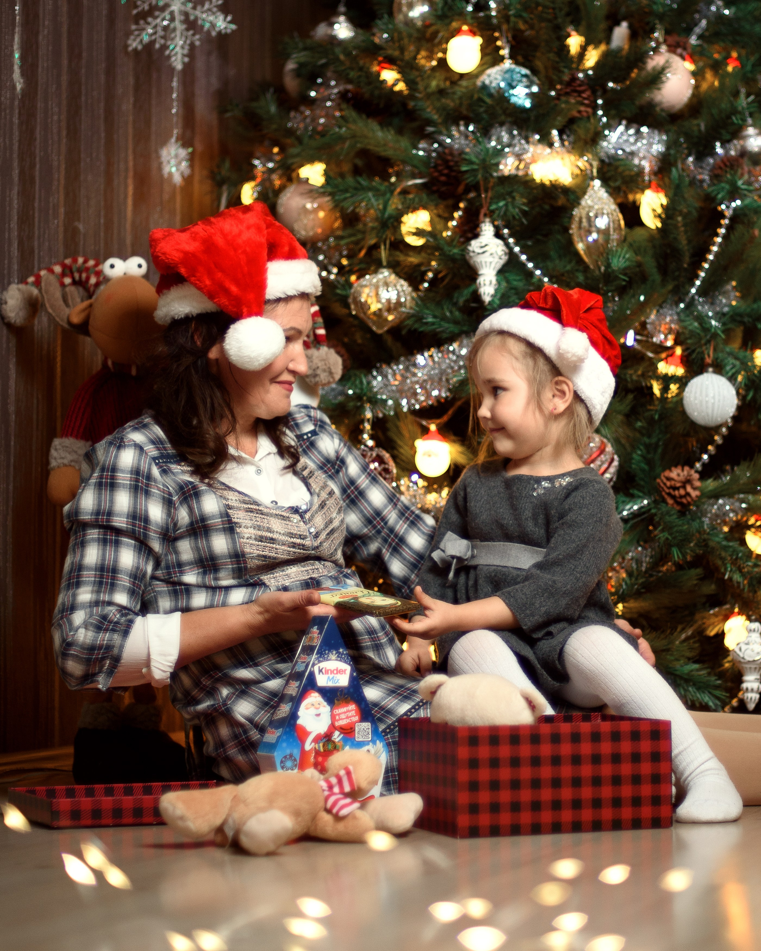 Бабушка и внучка: новогодняя фотосессия. Ваш фотограф в Ашхабаде Гамлет Осипов