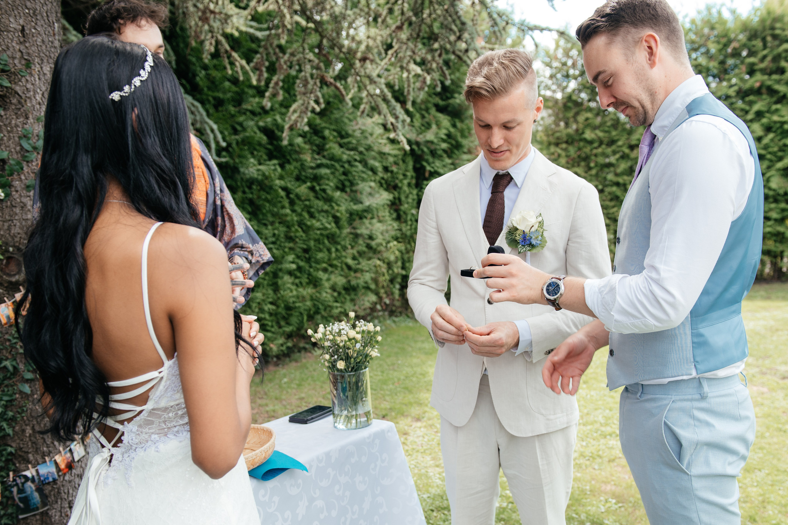 KAIANE & BENJAMIN Meilen, Switzerland. I am Elena Altendorfer. Wedding photographer in Zurich and Switzerland