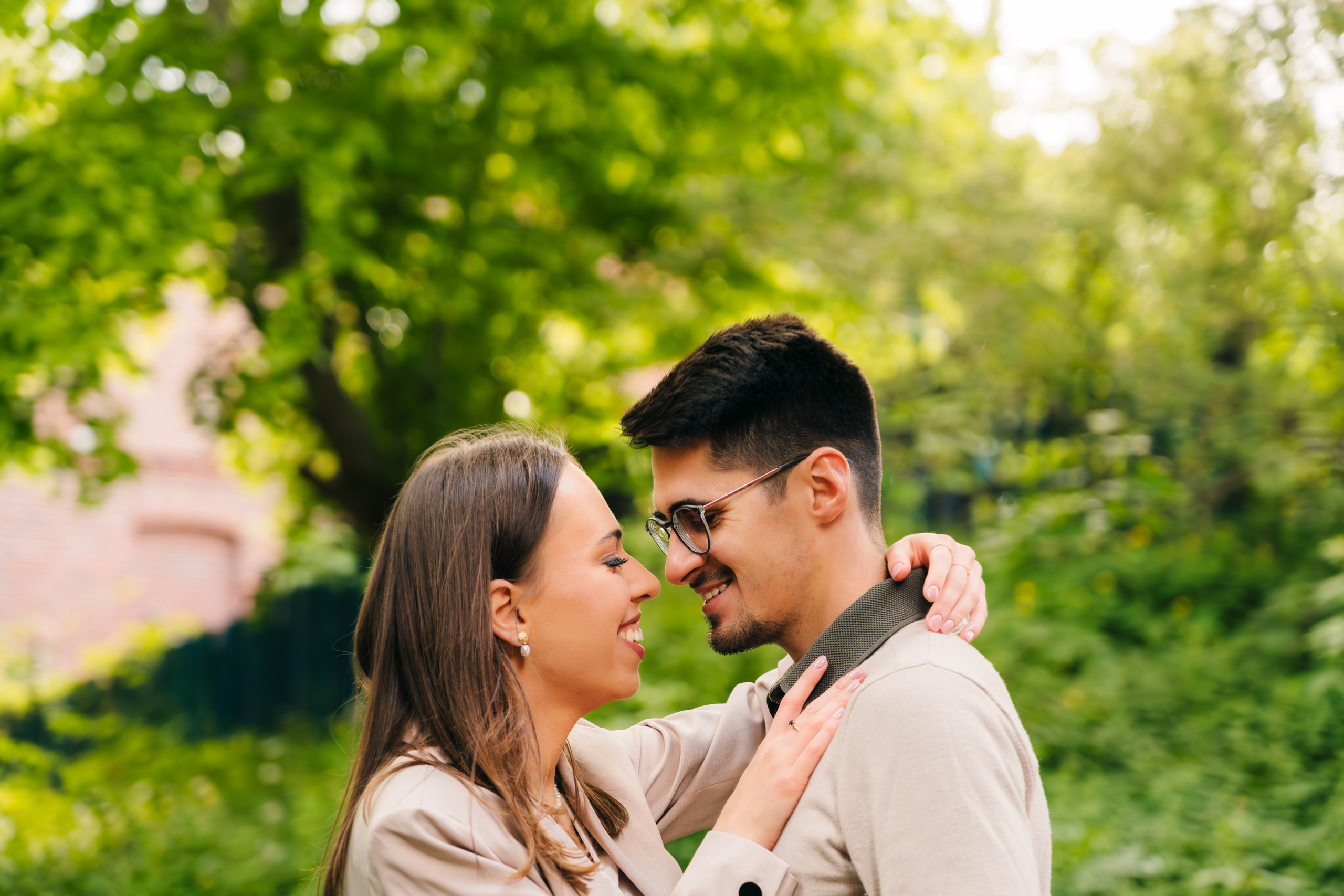 Karolina i Adrian, sesja narzeczeńska miejska i nad morzem. Fotograf ślubny & lifestyle Gdańsk, Karolina Baczewska