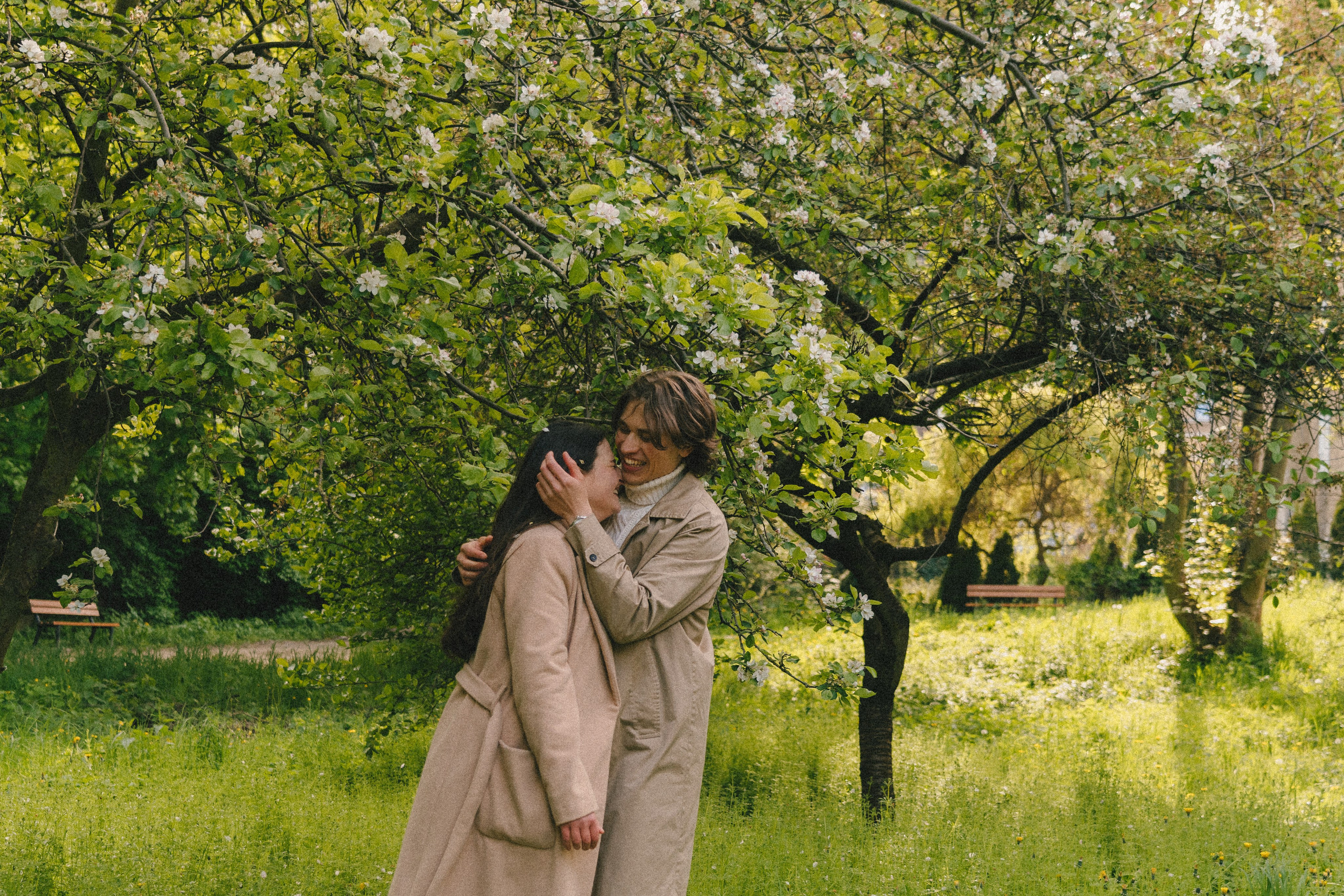Pati i Szymon, miejska sesja love story. Fotograf ślubny & lifestyle Gdańsk, Karolina Baczewska