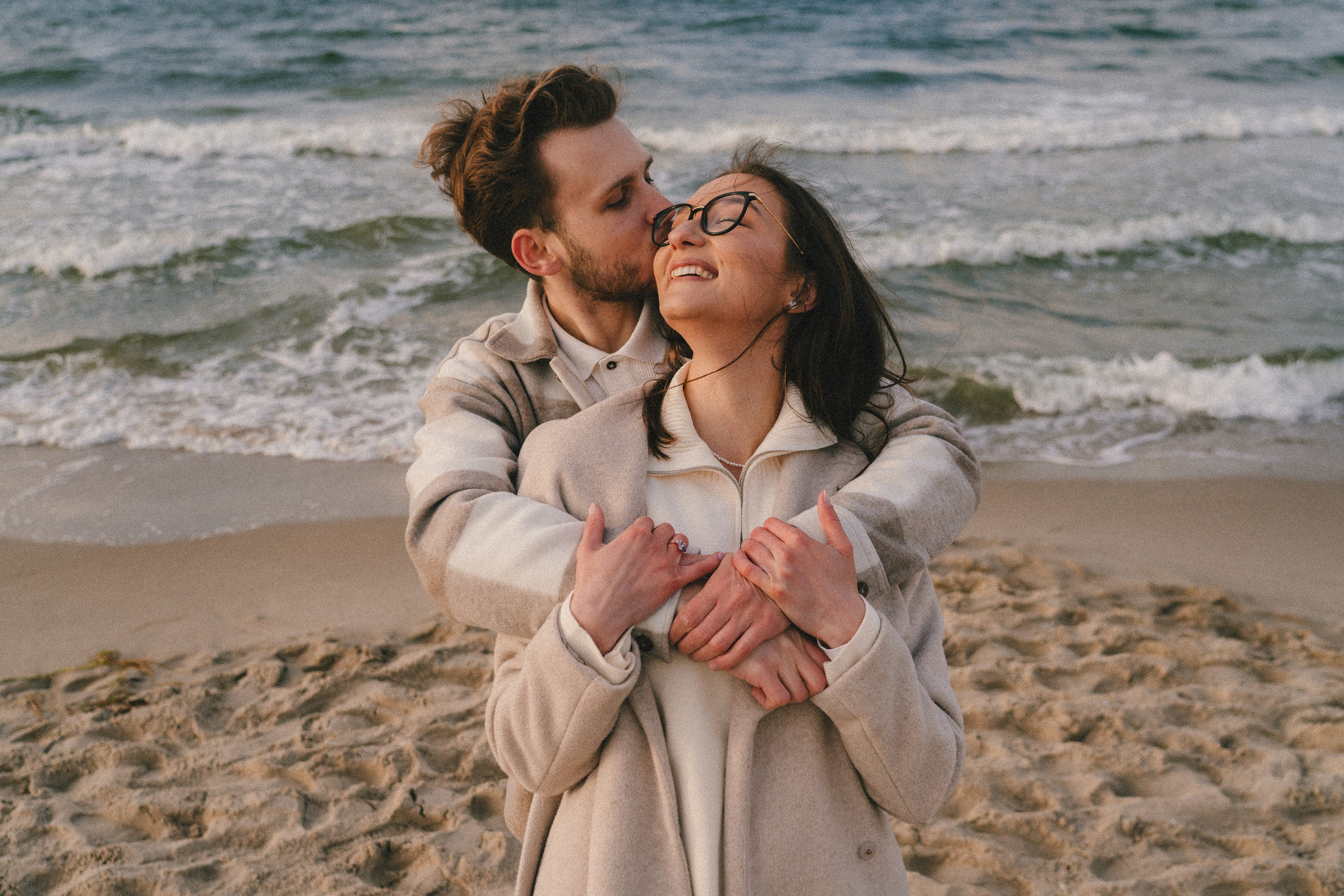 Kinga i Janek, love story nad morzem. Fotograf ślubny & lifestyle Gdańsk, Karolina Baczewska