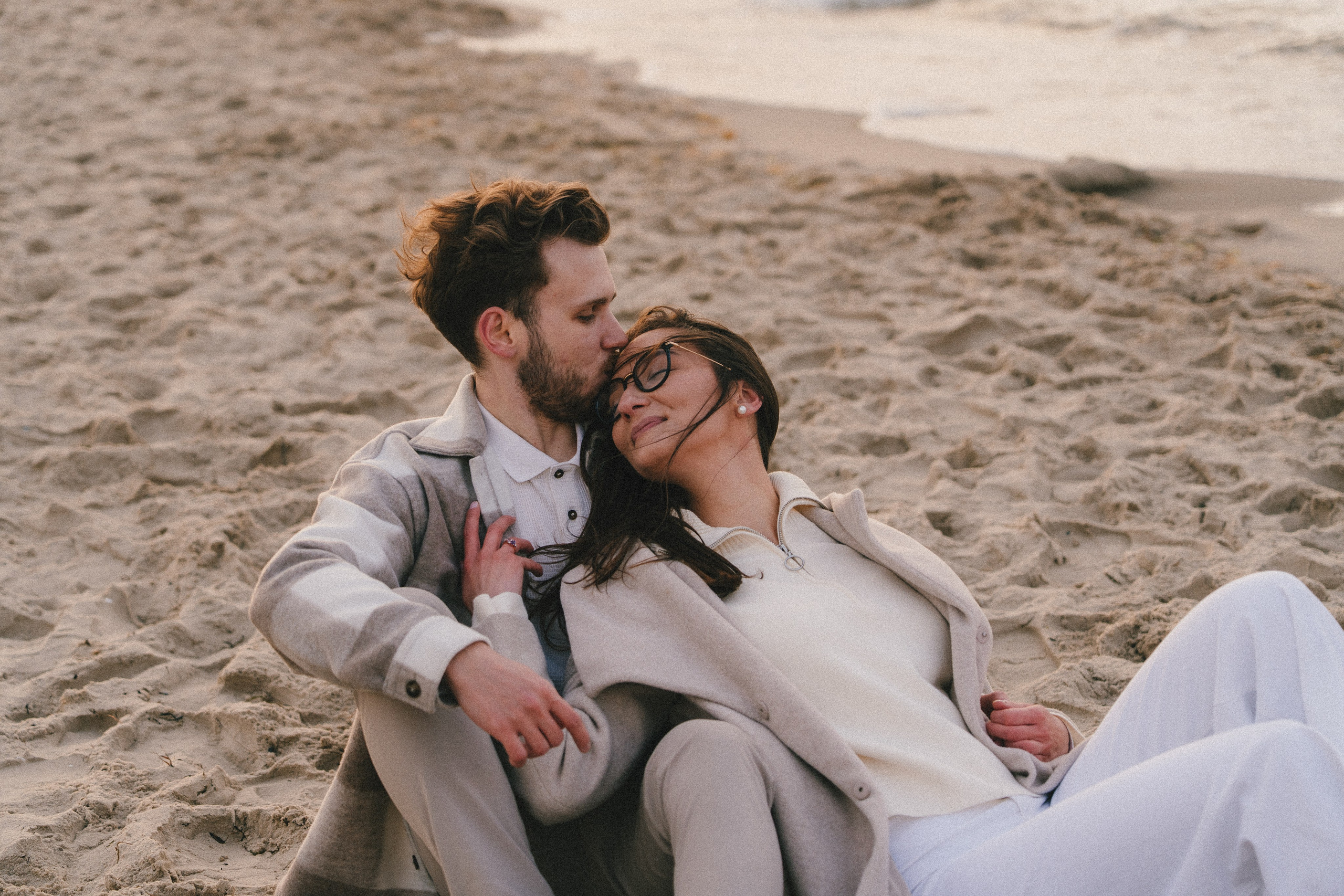 Kinga i Janek, love story nad morzem. Fotograf ślubny & lifestyle Gdańsk, Karolina Baczewska