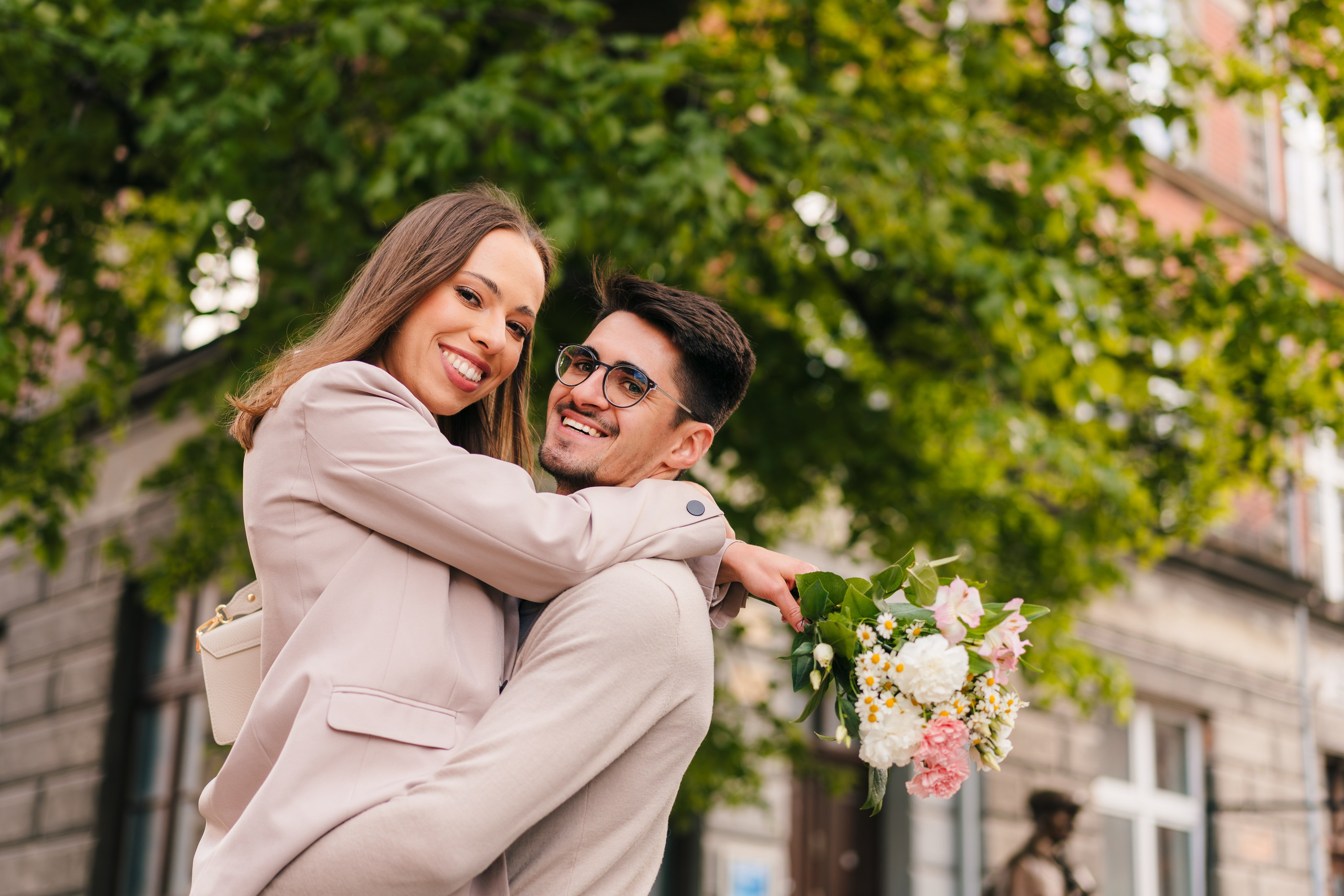 Karolina i Adrian, sesja narzeczeńska miejska i nad morzem. Fotograf ślubny & lifestyle Gdańsk, Karolina Baczewska