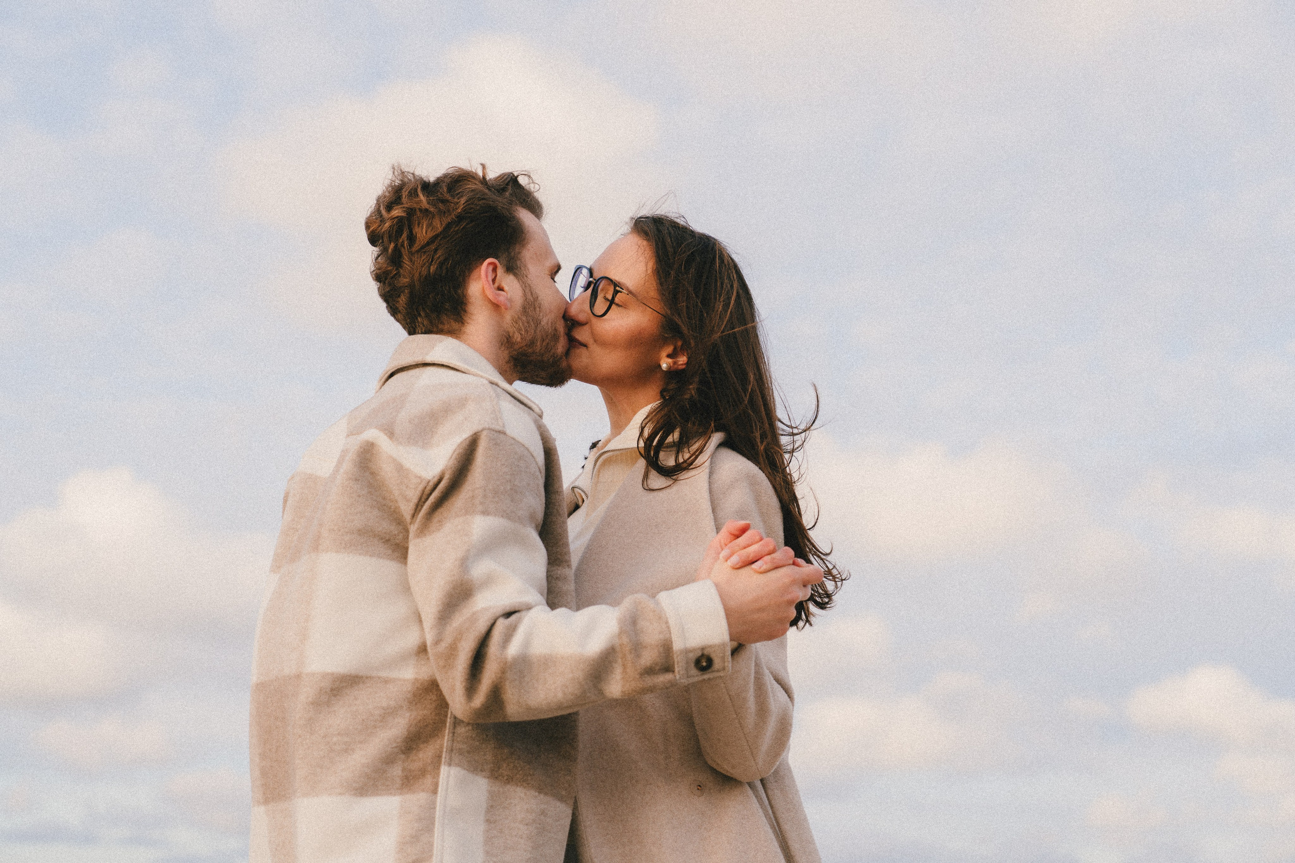 Kinga i Janek, love story nad morzem. Fotograf ślubny & lifestyle Gdańsk, Karolina Baczewska