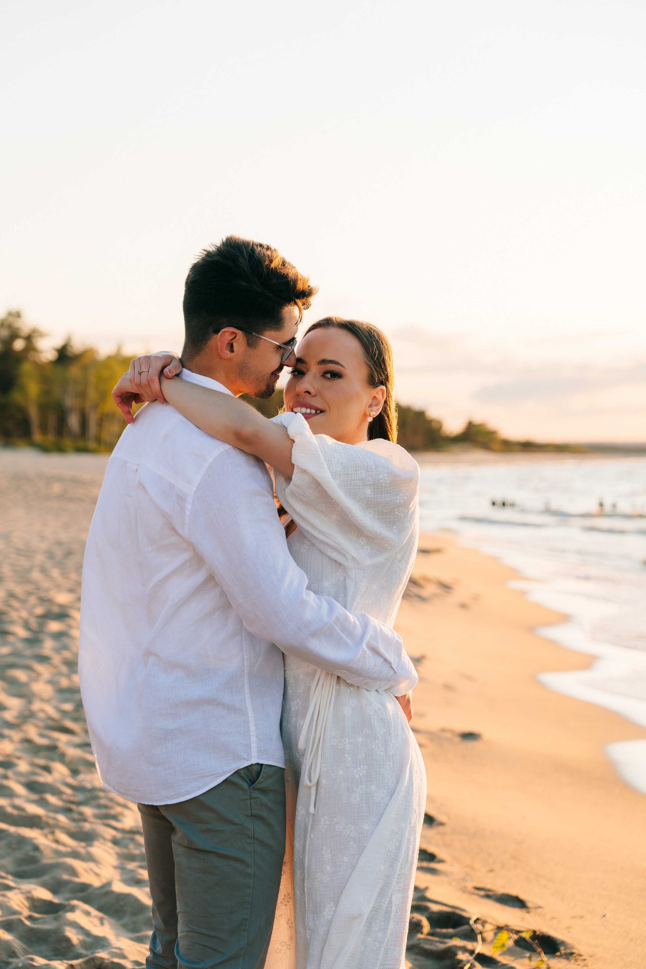 Karolina i Adrian, sesja narzeczeńska miejska i nad morzem. Fotograf ślubny & lifestyle Gdańsk, Karolina Baczewska