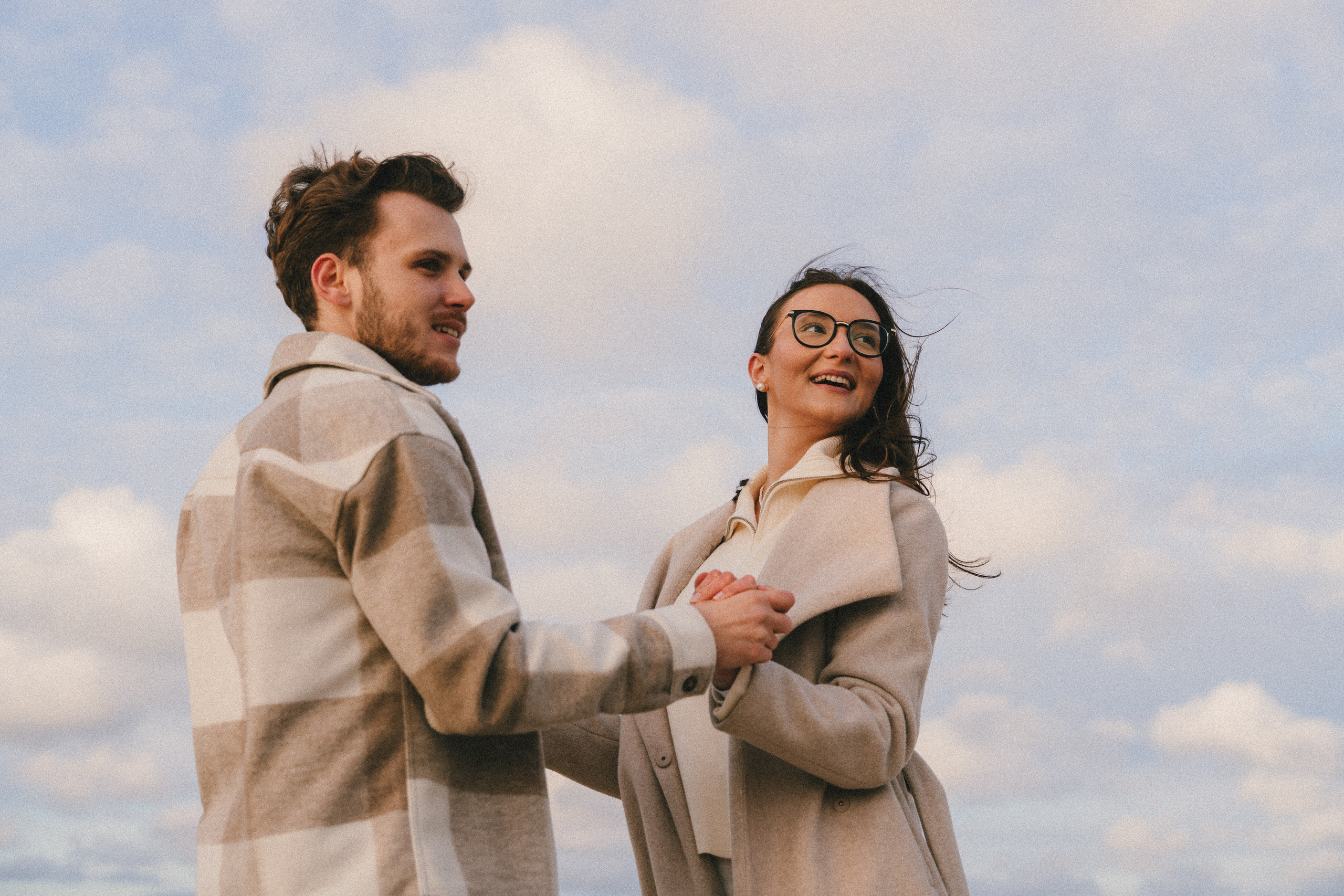 Kinga i Janek, love story nad morzem. Fotograf ślubny & lifestyle Gdańsk, Karolina Baczewska
