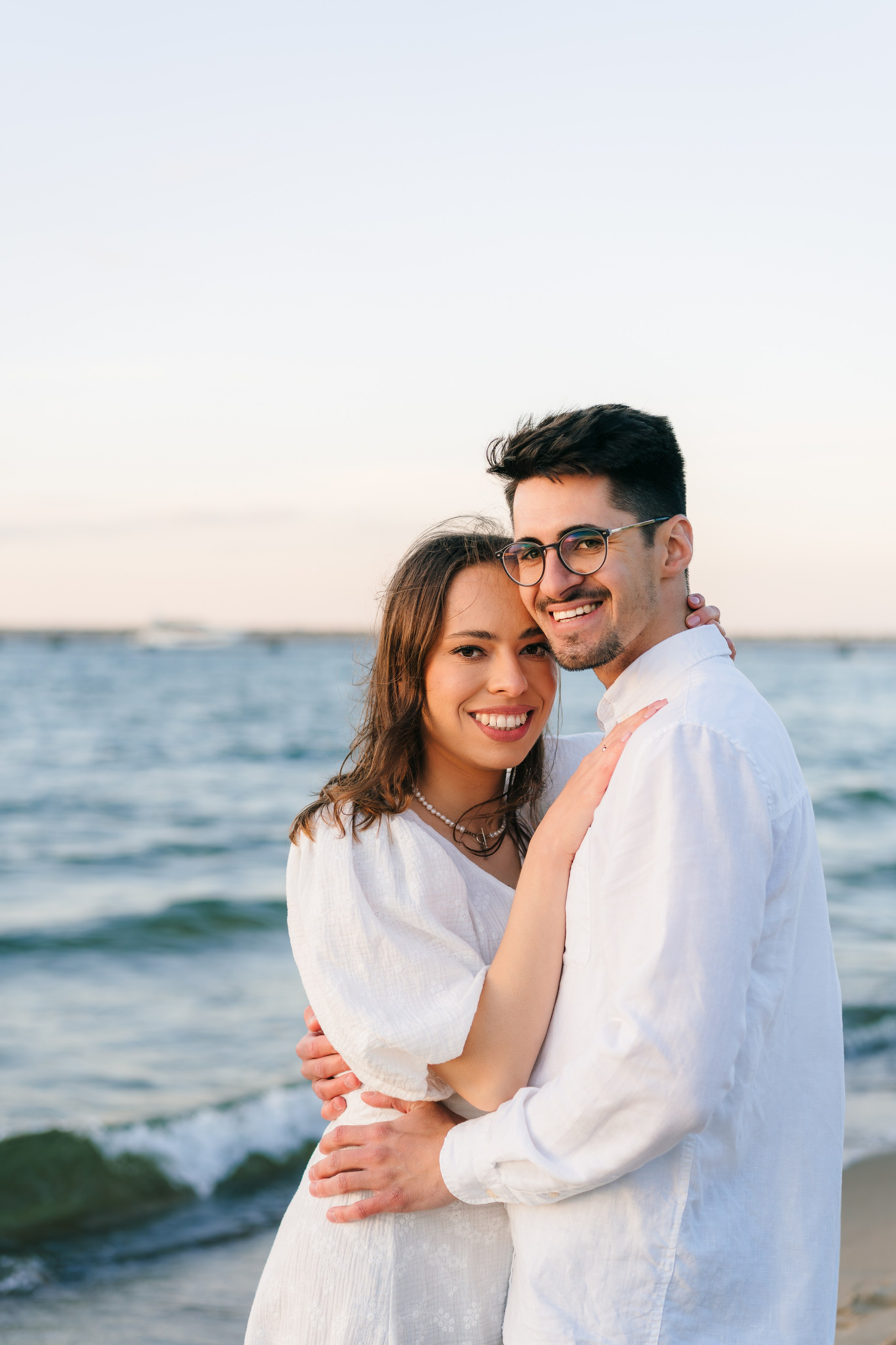 Karolina i Adrian, sesja narzeczeńska miejska i nad morzem. Fotograf ślubny & lifestyle Gdańsk, Karolina Baczewska