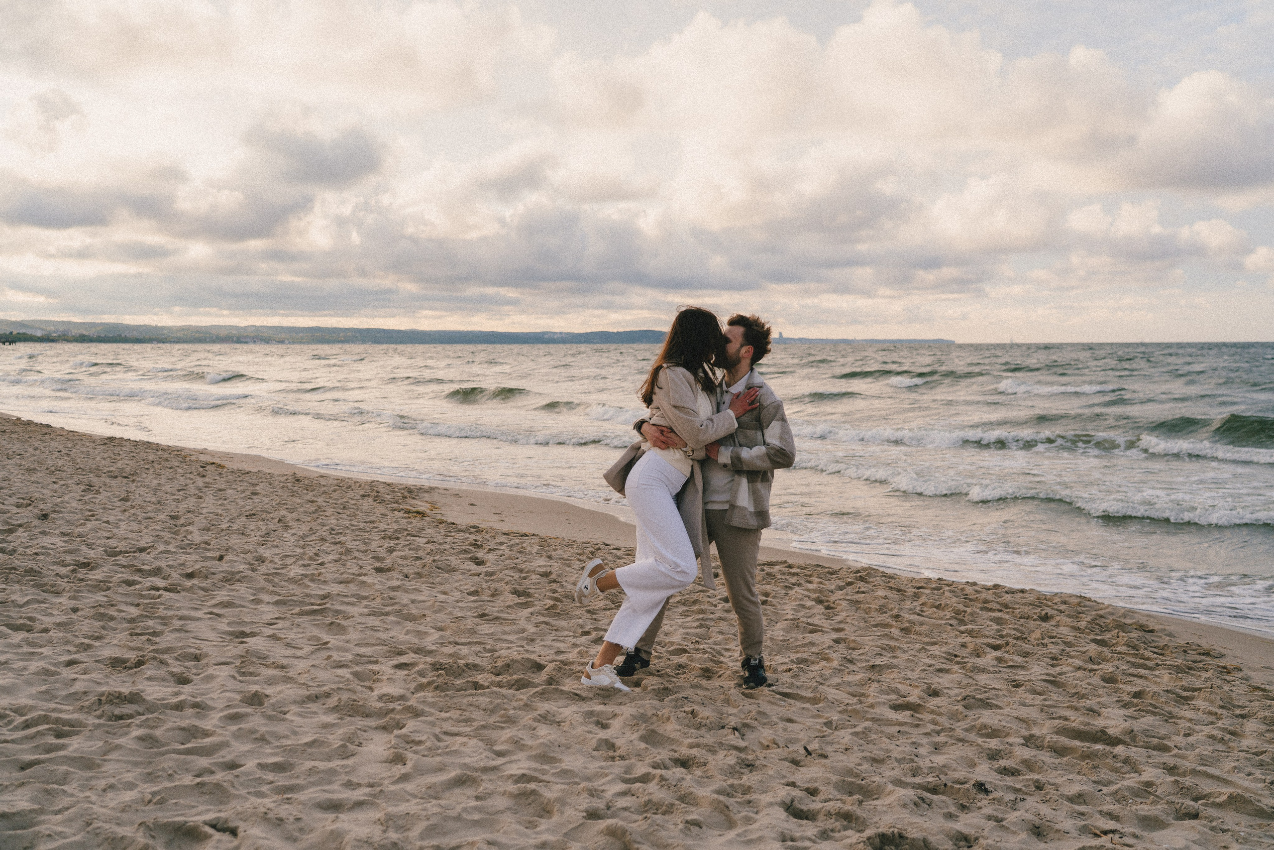 Kinga i Janek, love story nad morzem. Fotograf ślubny & lifestyle Gdańsk, Karolina Baczewska