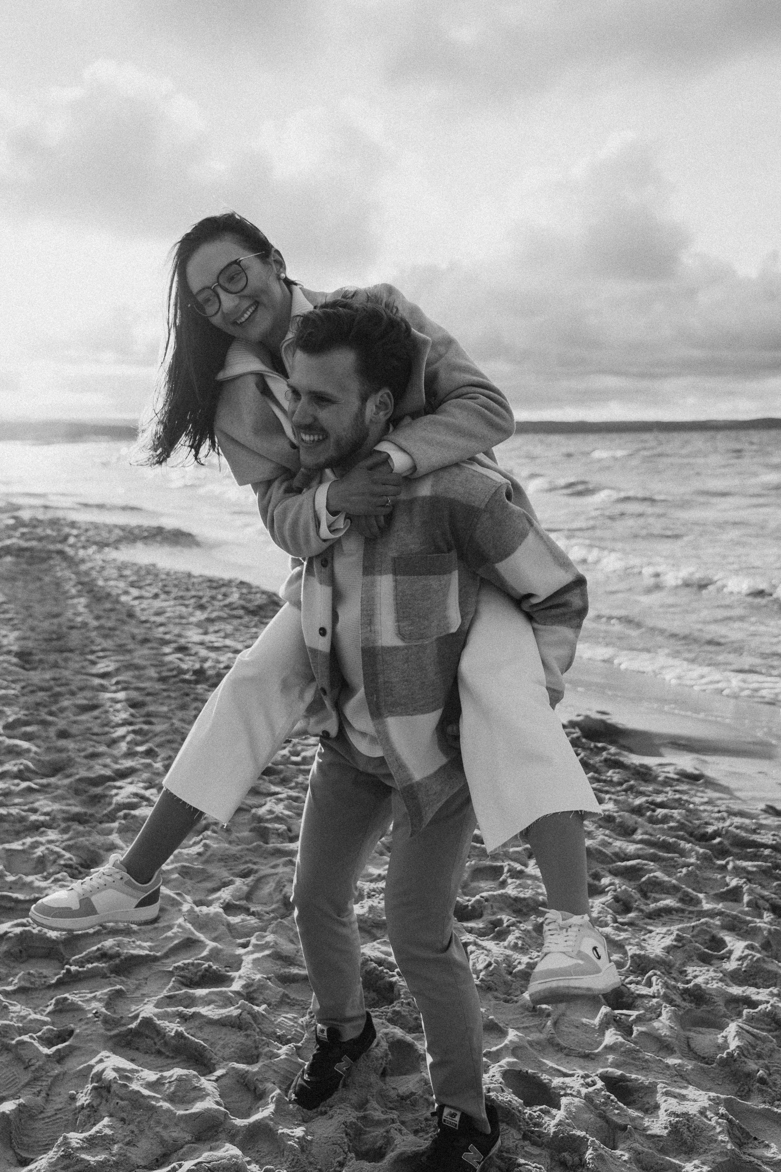 Kinga i Janek, love story nad morzem. Fotograf ślubny & lifestyle Gdańsk, Karolina Baczewska