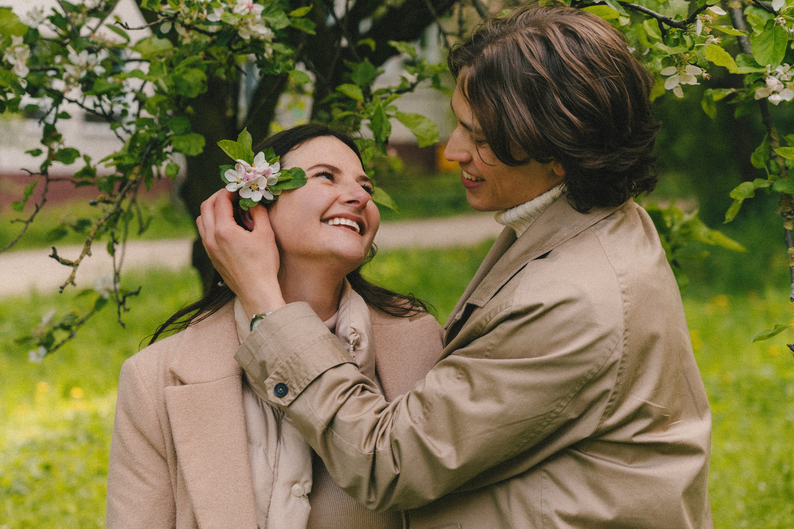 Pati i Szymon, miejska sesja love story. Fotograf ślubny & lifestyle Gdańsk, Karolina Baczewska