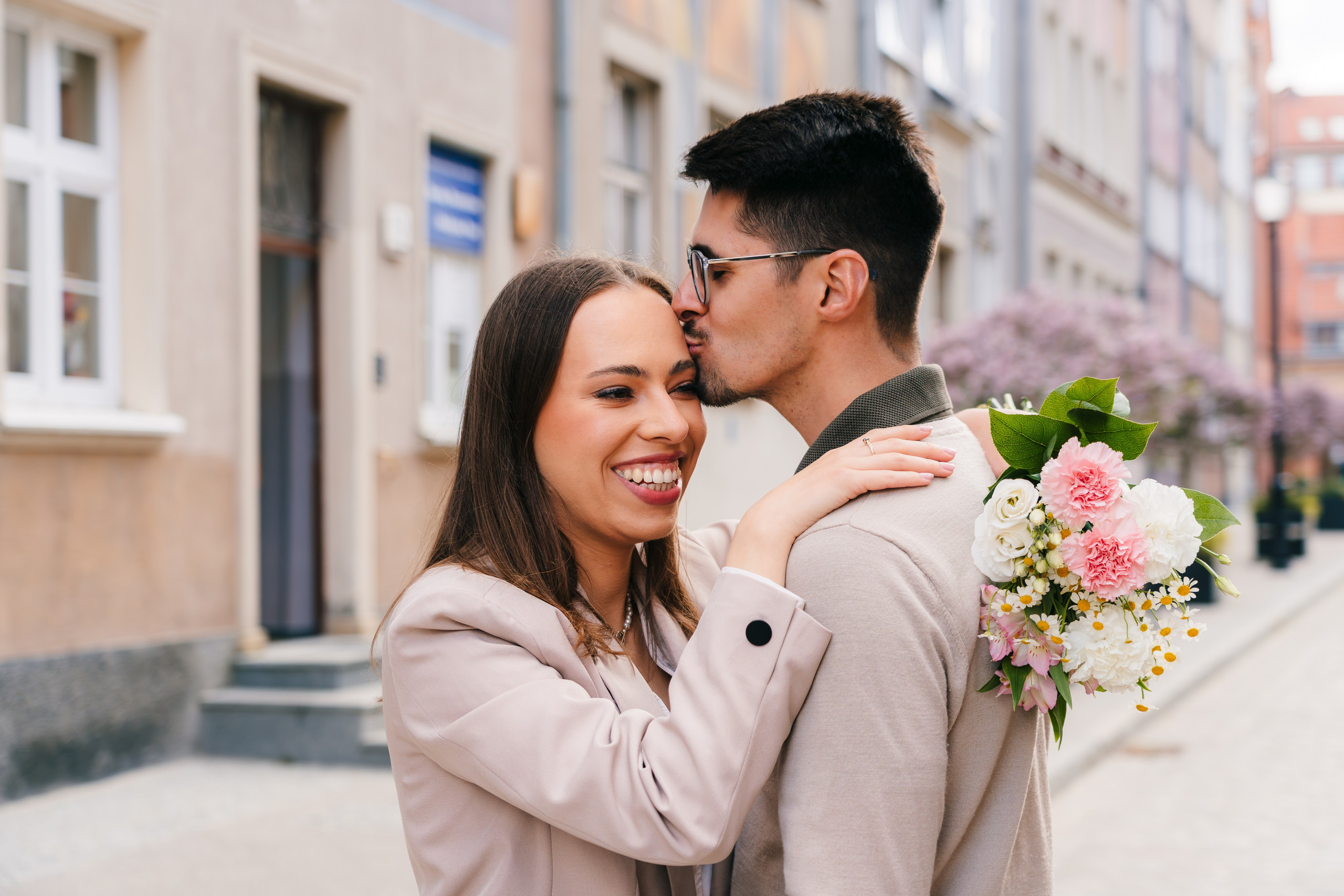 Karolina i Adrian, sesja narzeczeńska miejska i nad morzem. Fotograf ślubny & lifestyle Gdańsk, Karolina Baczewska