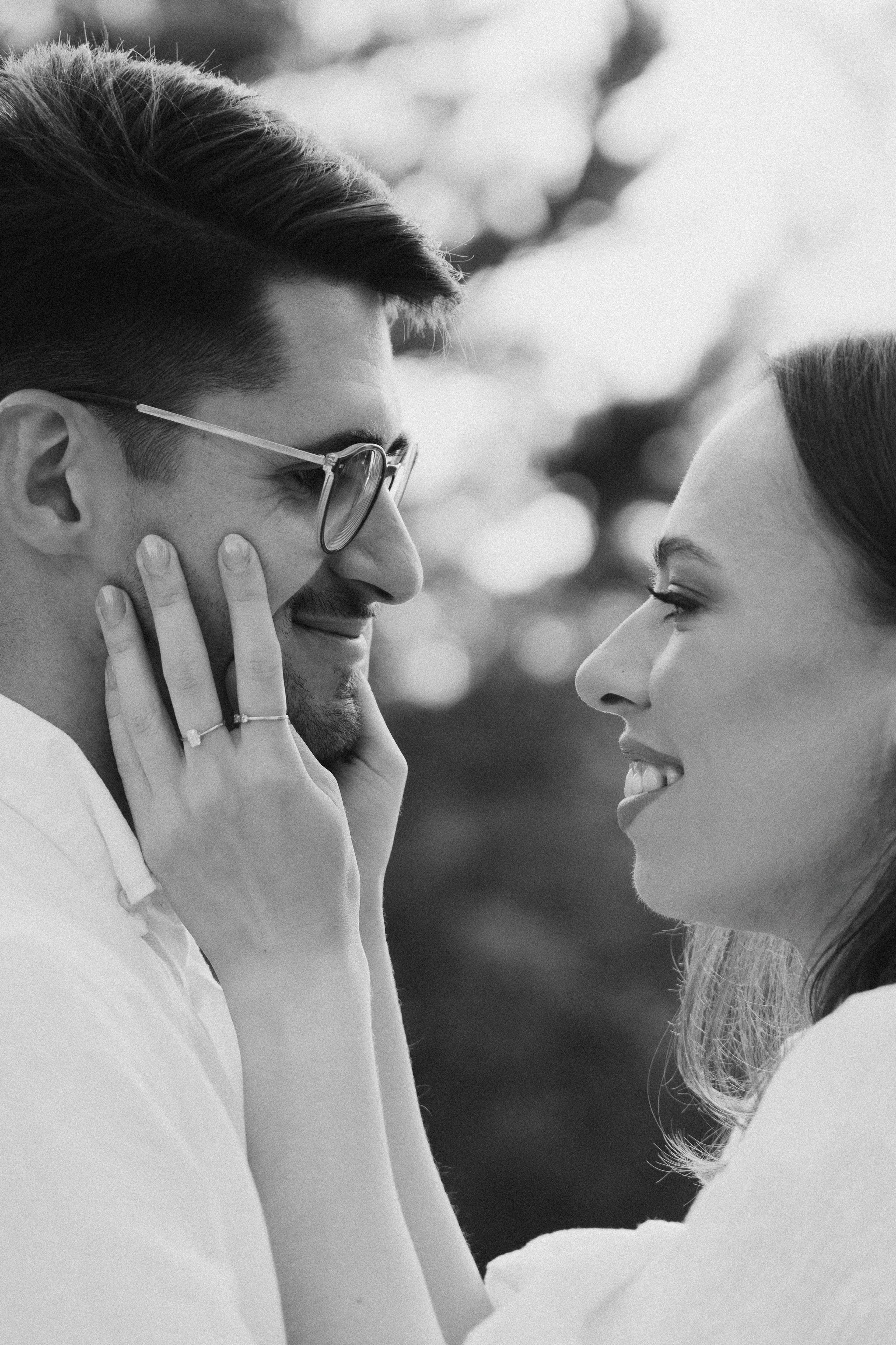 Karolina i Adrian, sesja narzeczeńska miejska i nad morzem. Fotograf ślubny & lifestyle Gdańsk, Karolina Baczewska