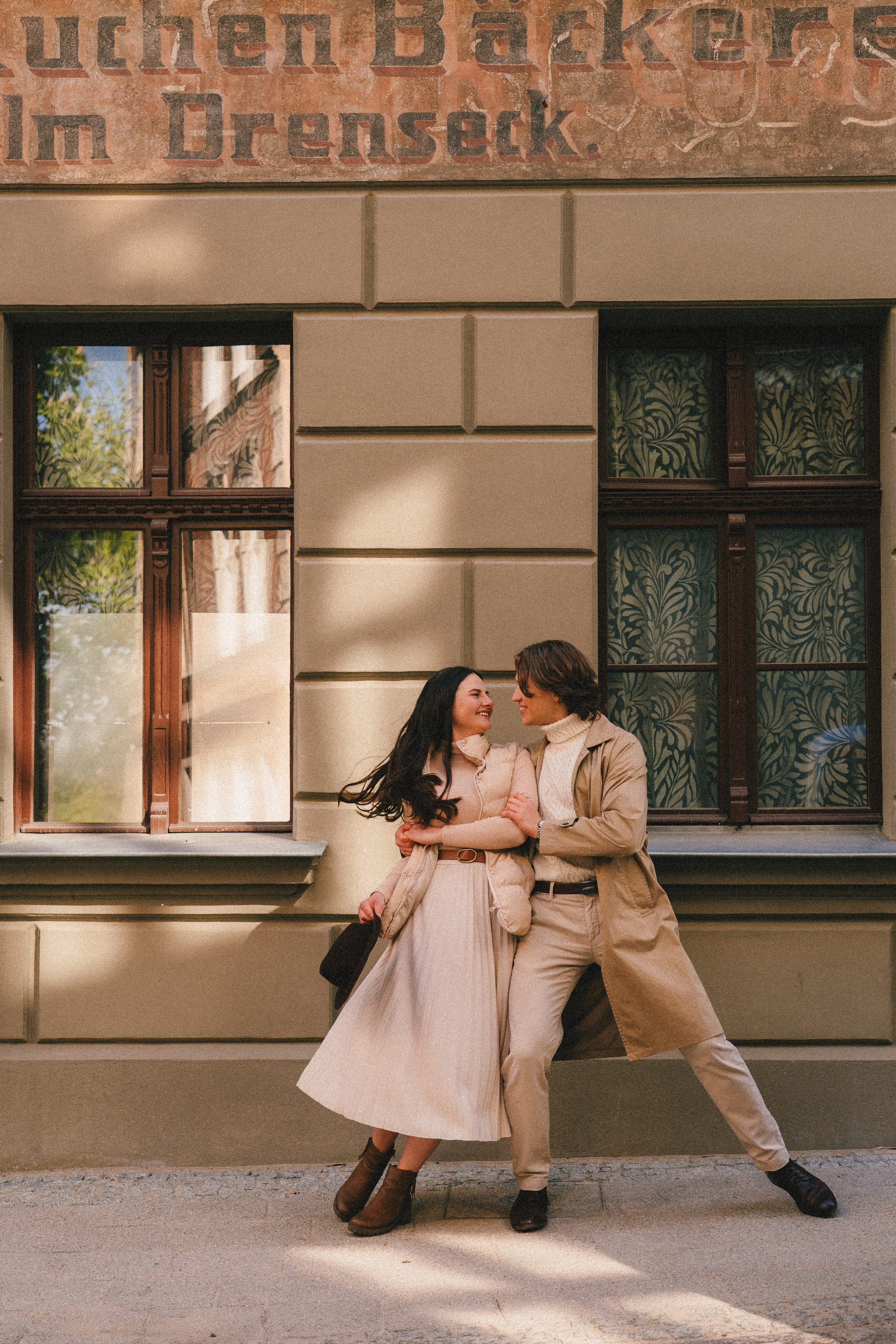 Pati i Szymon, miejska sesja love story. Fotograf ślubny & lifestyle Gdańsk, Karolina Baczewska