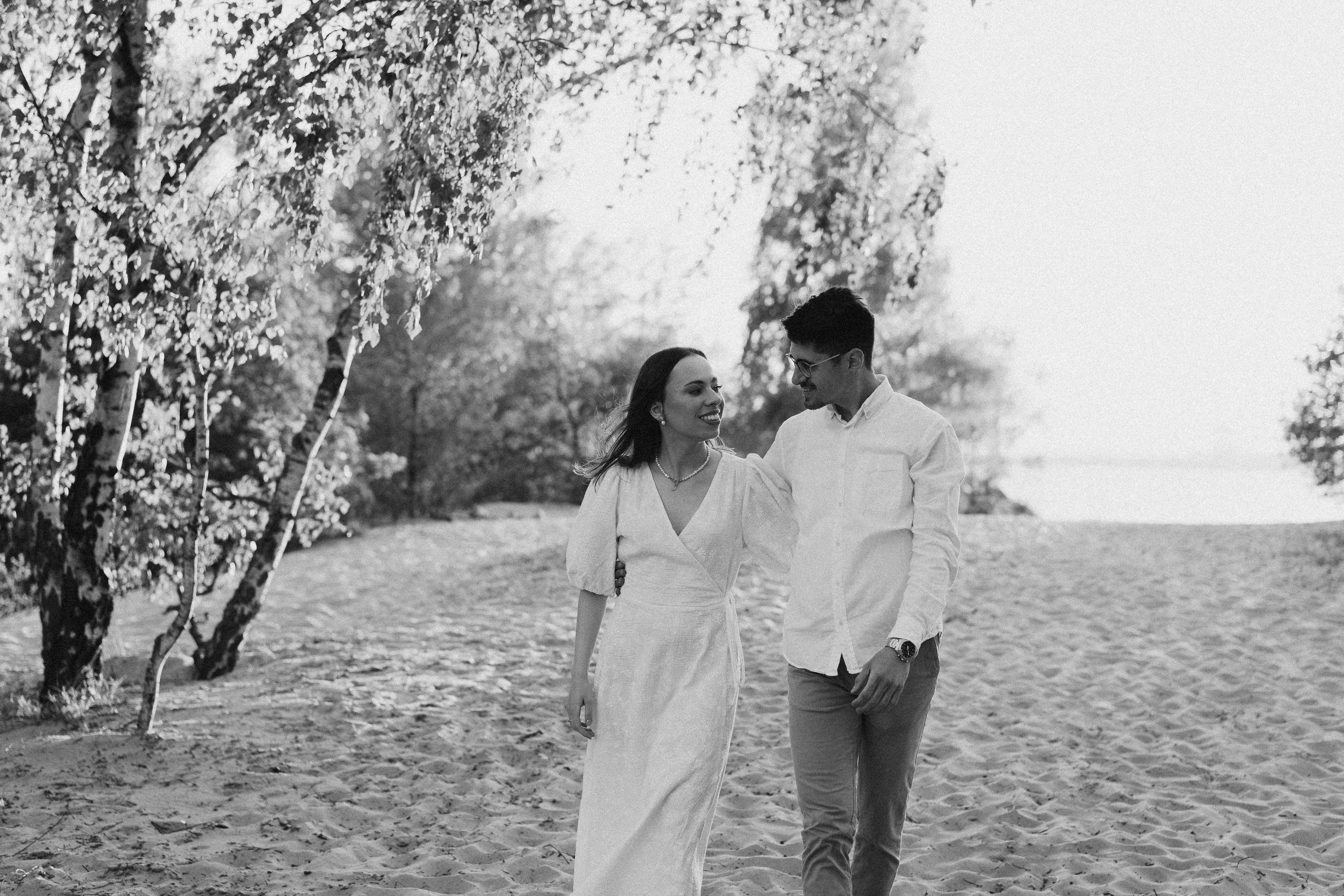 Karolina i Adrian, sesja narzeczeńska miejska i nad morzem. Fotograf ślubny & lifestyle Gdańsk, Karolina Baczewska