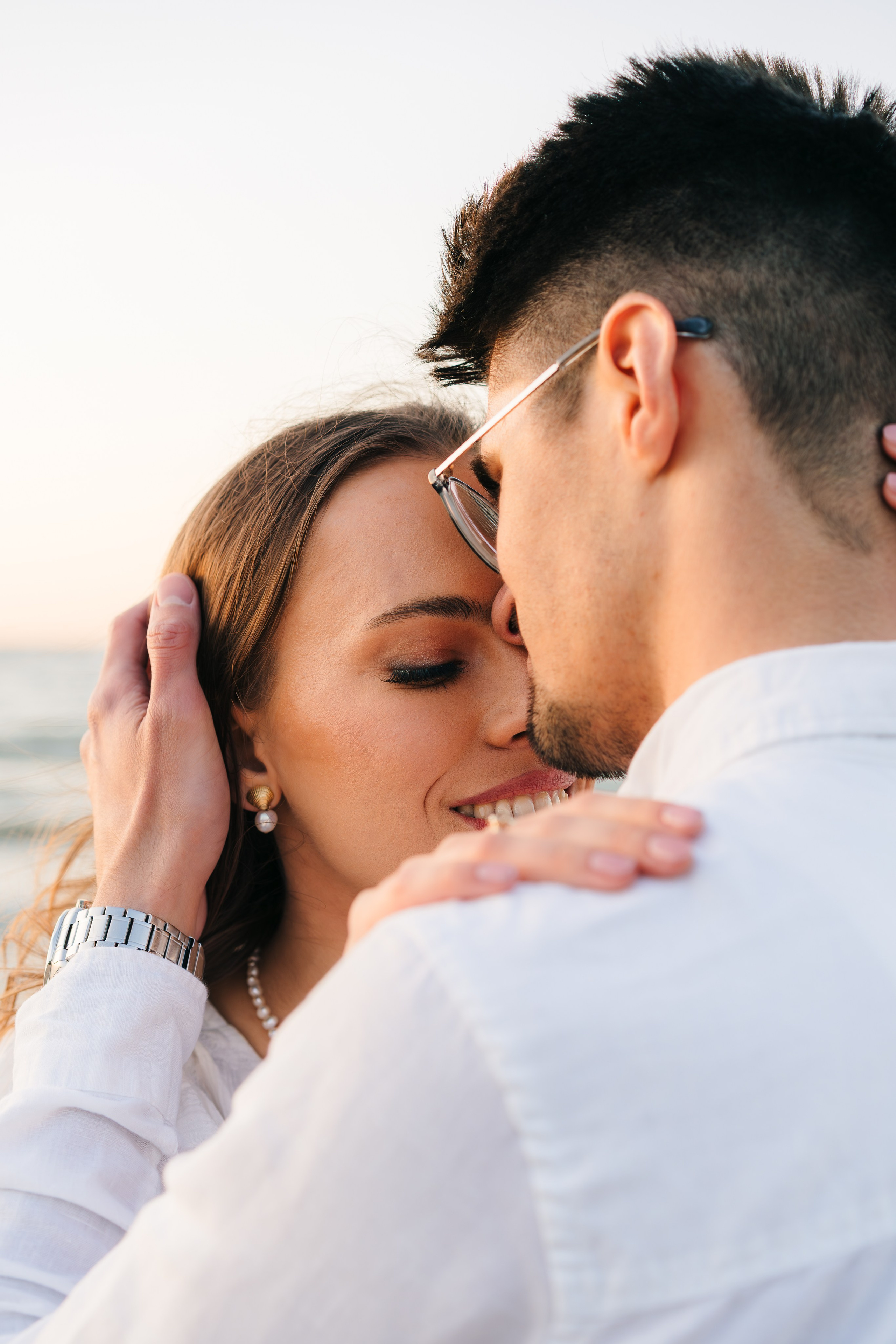 Karolina i Adrian, sesja narzeczeńska miejska i nad morzem. Fotograf ślubny & lifestyle Gdańsk, Karolina Baczewska