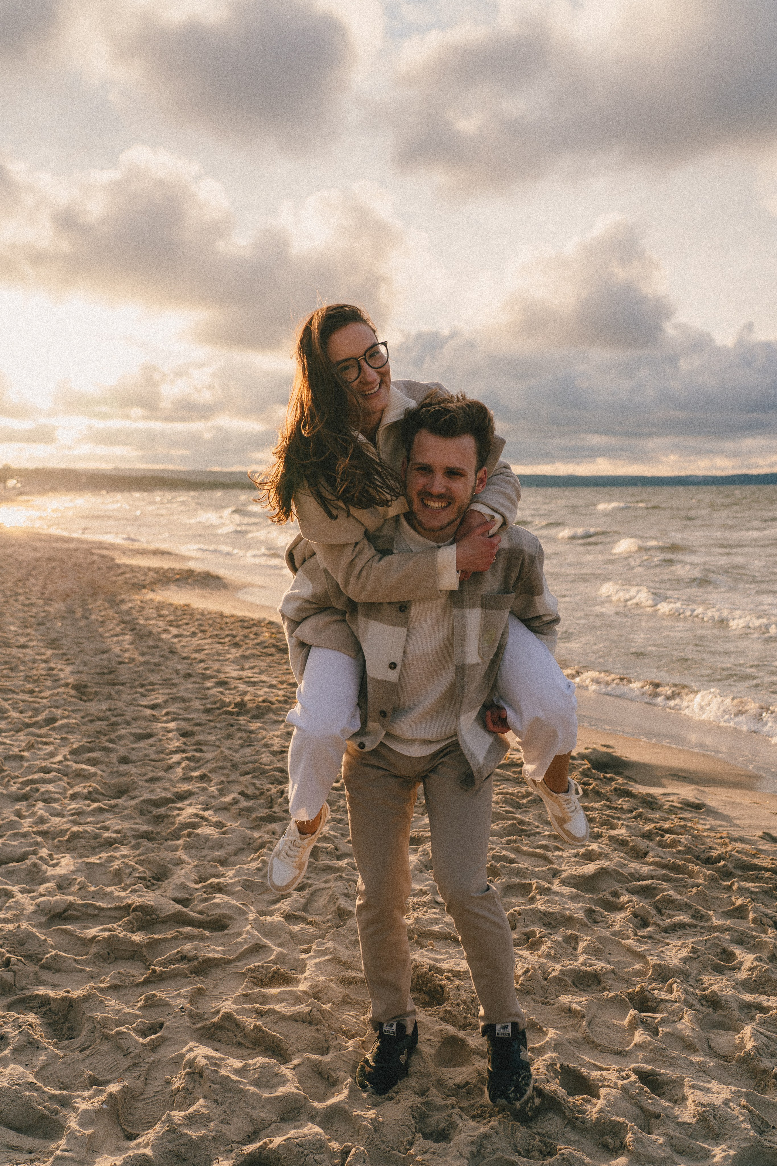 Kinga i Janek, love story nad morzem. Fotograf ślubny & lifestyle Gdańsk, Karolina Baczewska
