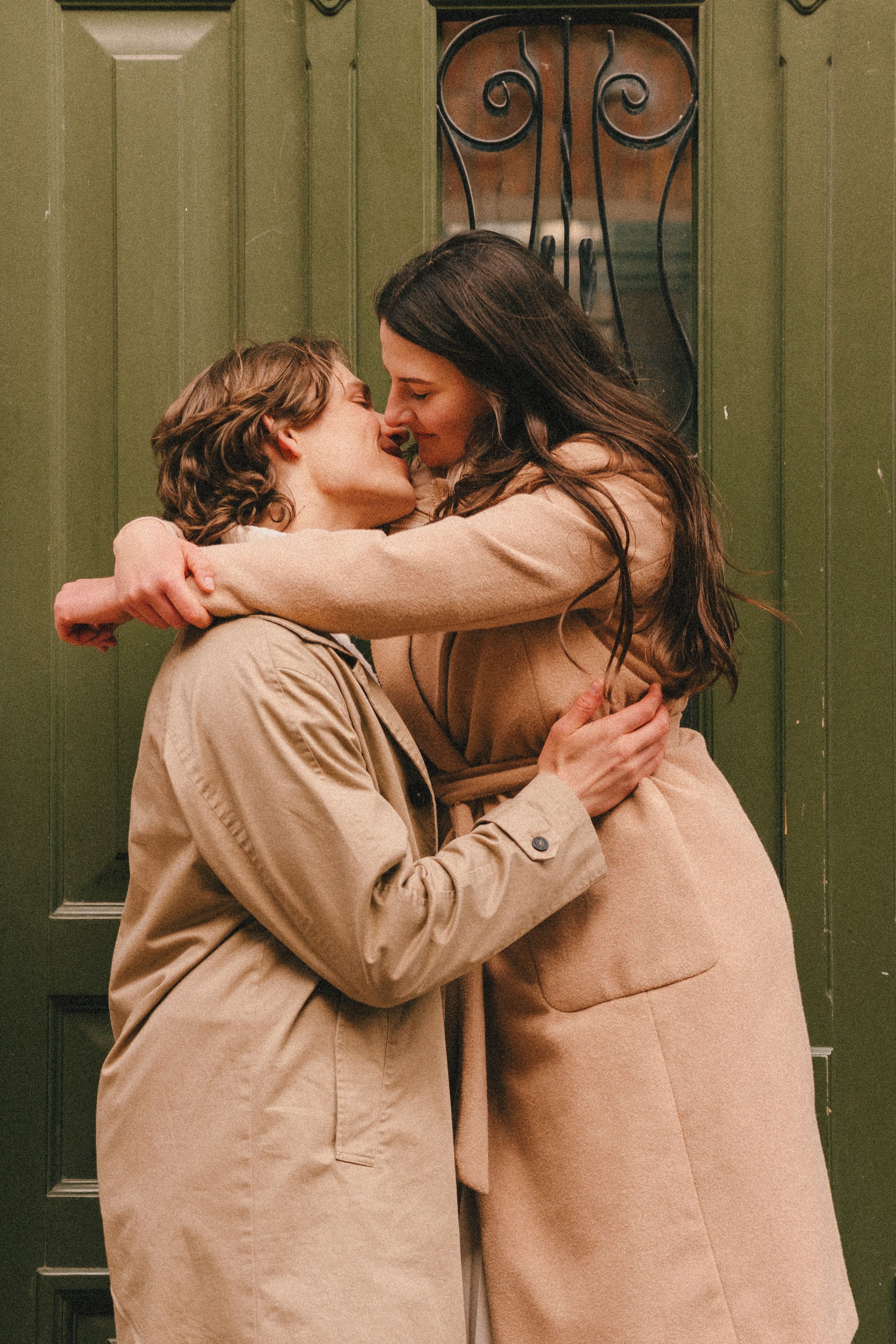 Pati i Szymon, miejska sesja love story. Fotograf ślubny & lifestyle Gdańsk, Karolina Baczewska