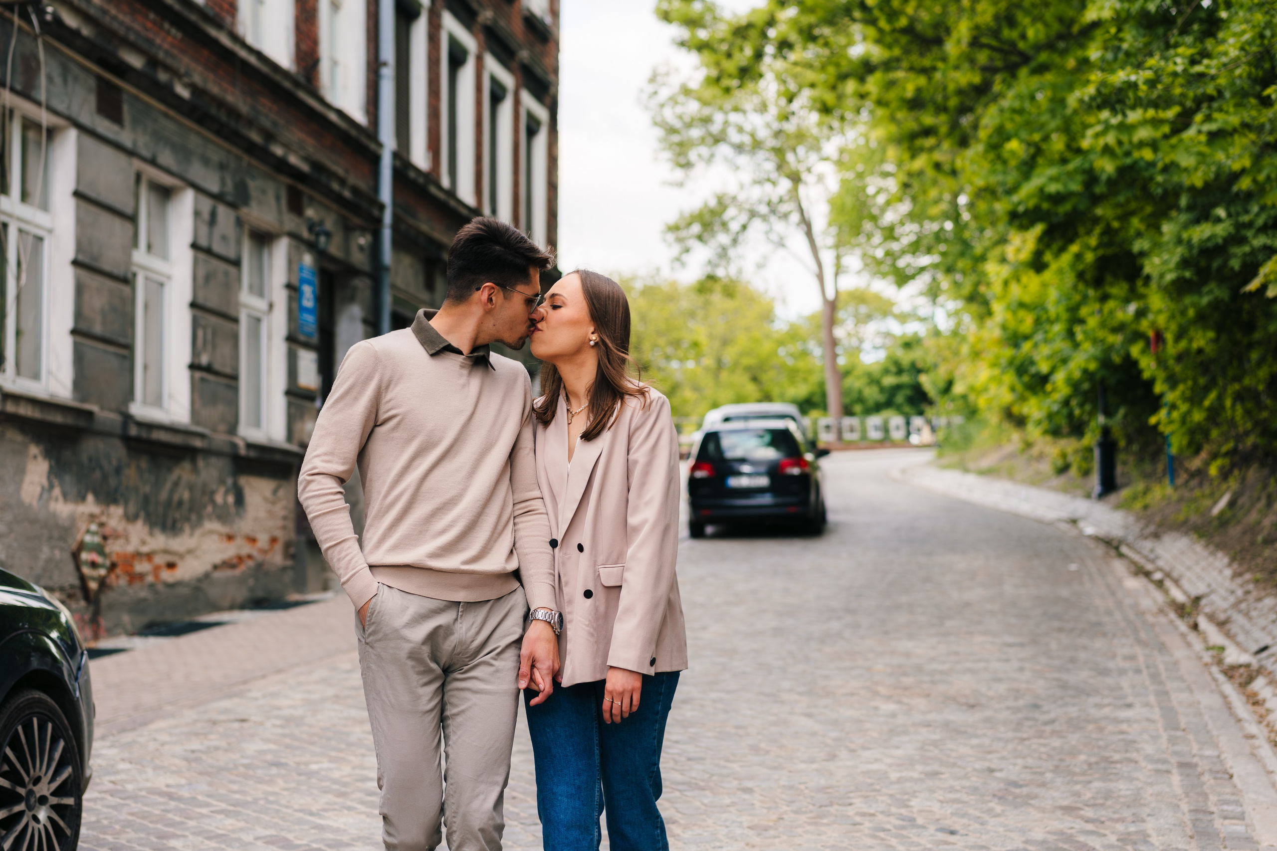 Karolina i Adrian, sesja narzeczeńska miejska i nad morzem. Fotograf ślubny & lifestyle Gdańsk, Karolina Baczewska