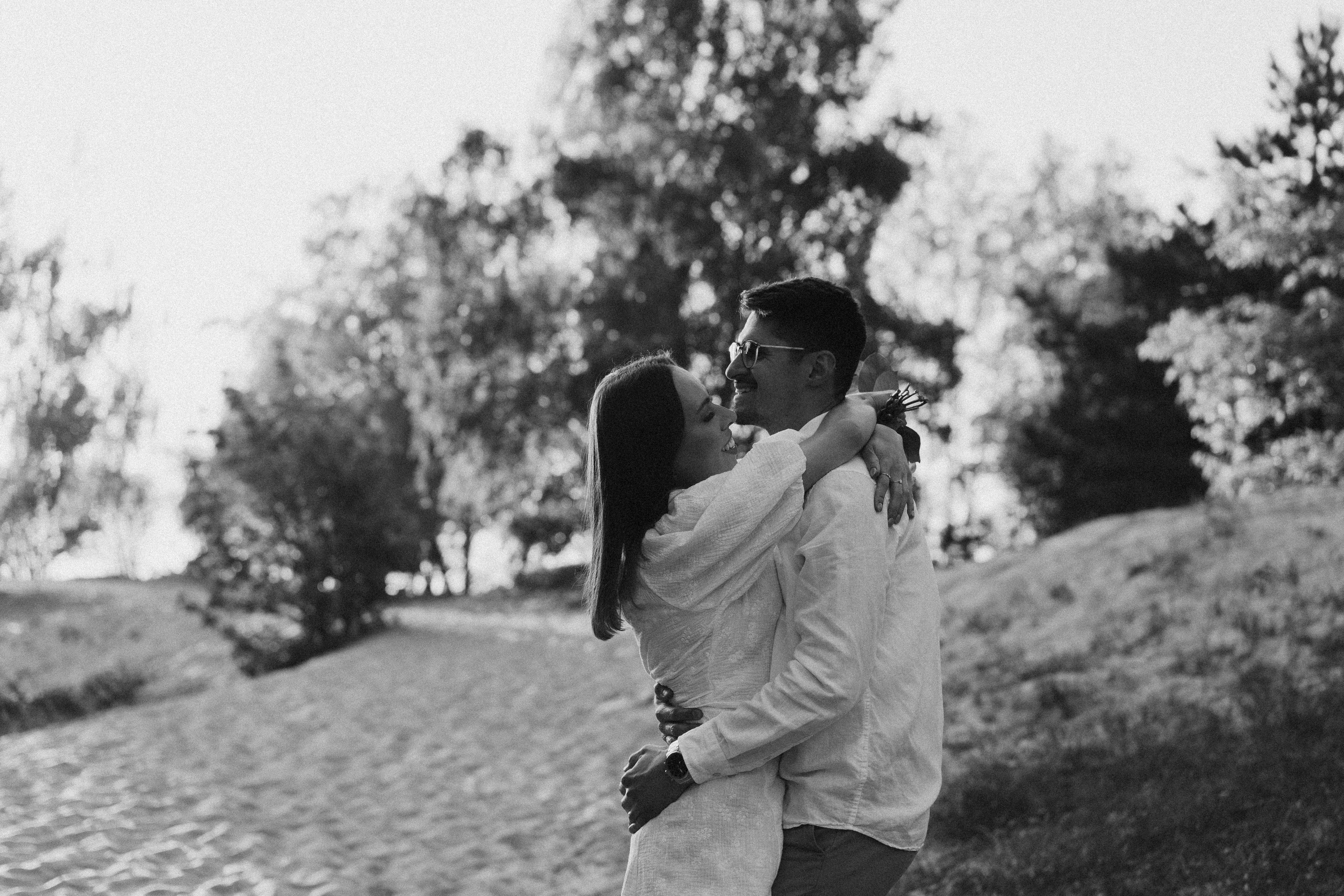 Karolina i Adrian, sesja narzeczeńska miejska i nad morzem. Fotograf ślubny & lifestyle Gdańsk, Karolina Baczewska