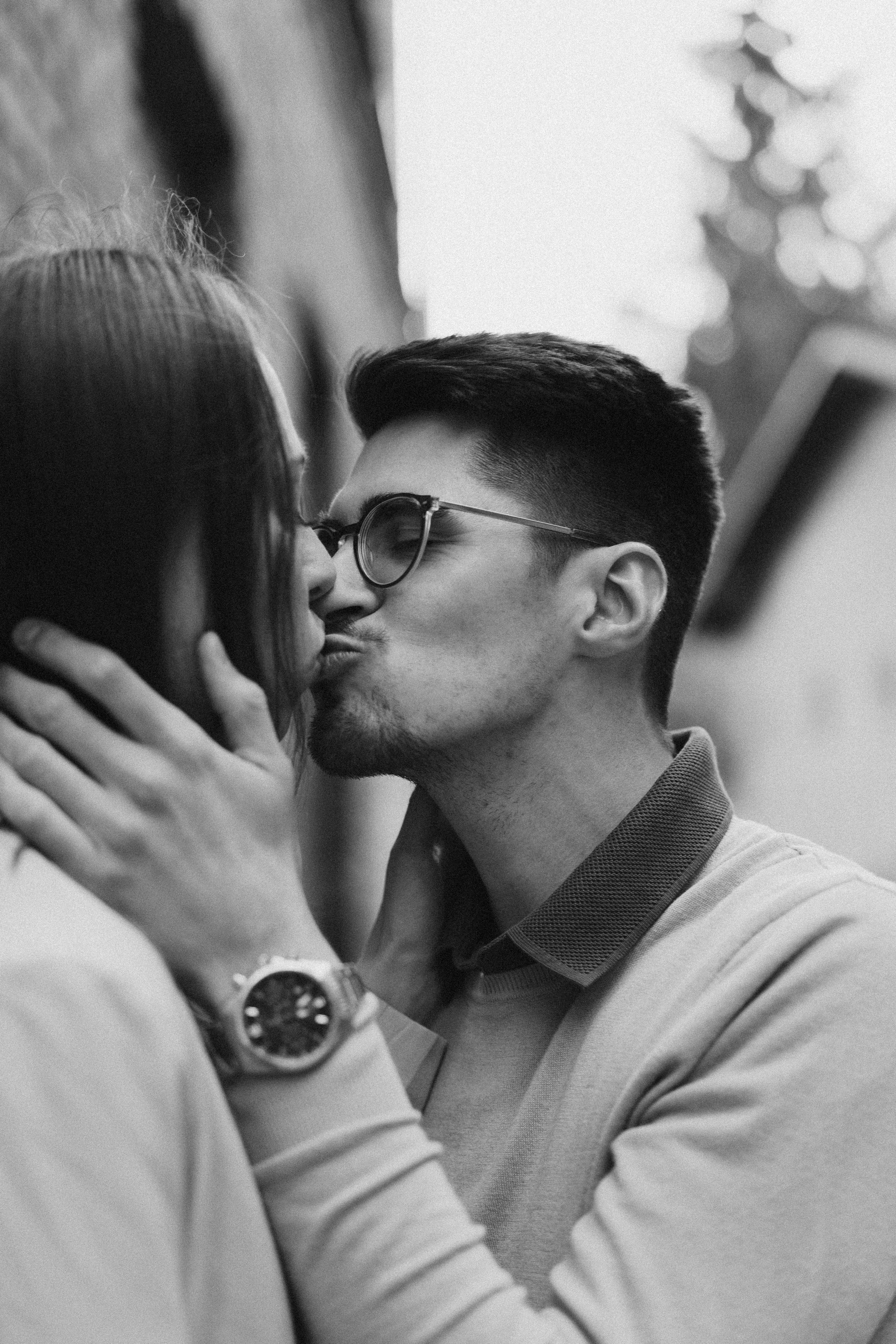 Karolina i Adrian, sesja narzeczeńska miejska i nad morzem. Fotograf ślubny & lifestyle Gdańsk, Karolina Baczewska
