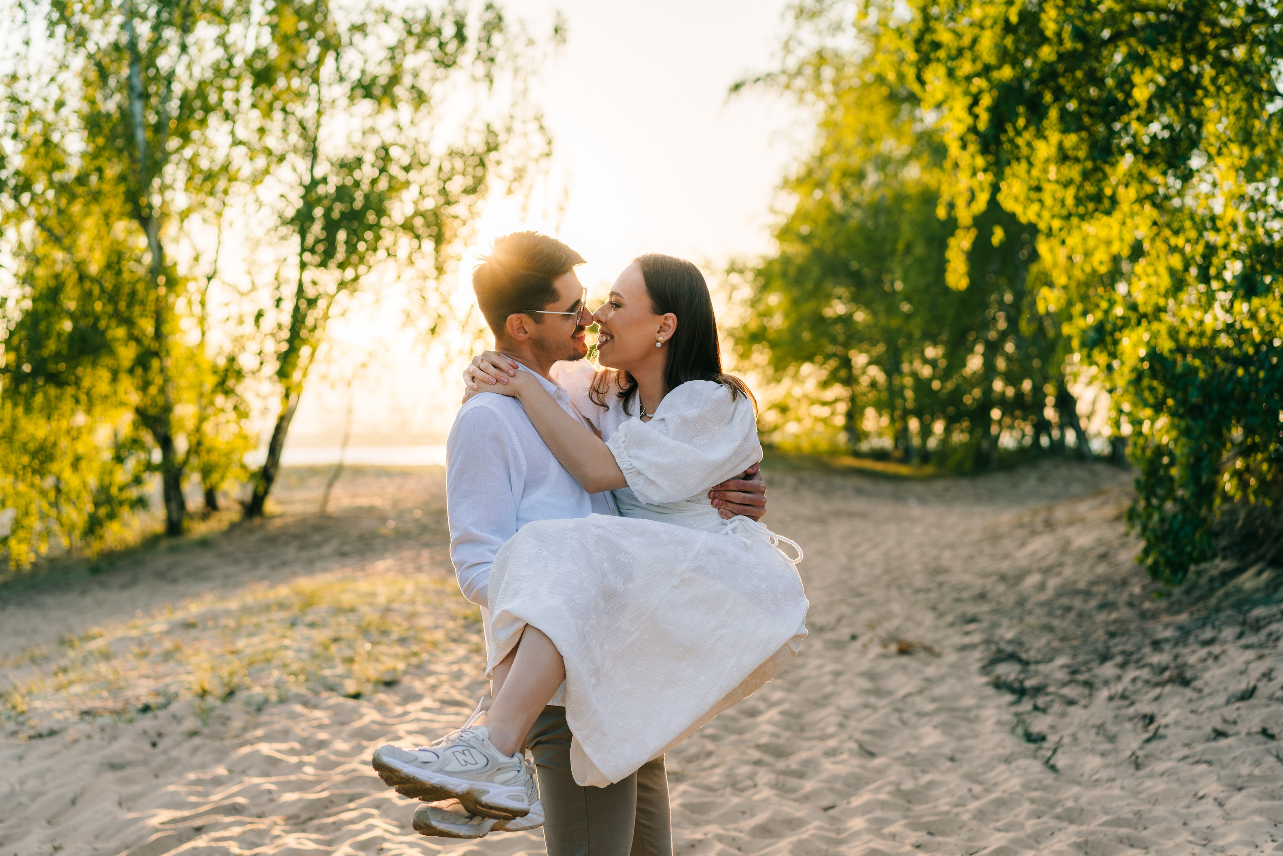 Karolina i Adrian, sesja narzeczeńska miejska i nad morzem. Fotograf ślubny & lifestyle Gdańsk, Karolina Baczewska