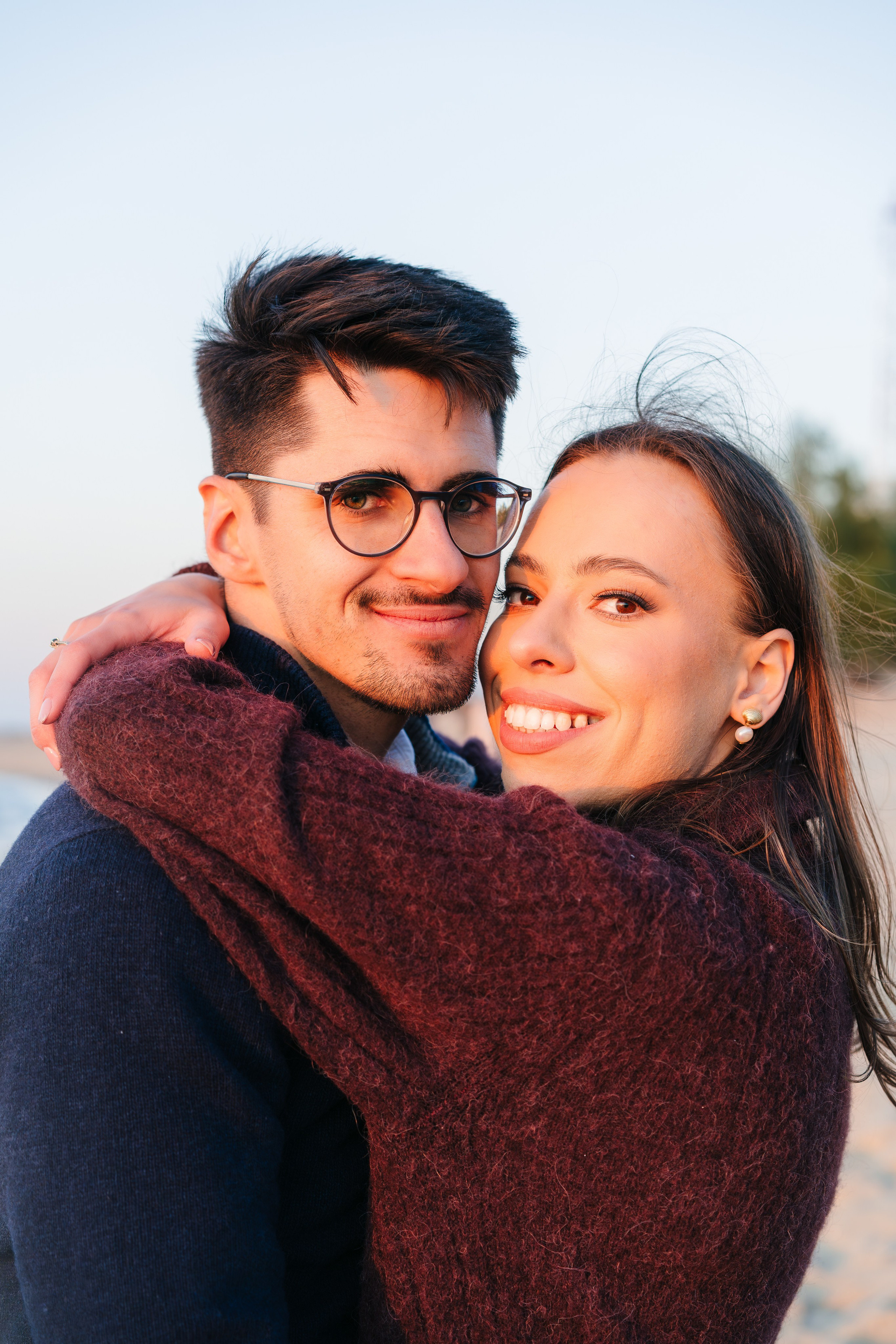 Karolina i Adrian, sesja narzeczeńska miejska i nad morzem. Fotograf ślubny & lifestyle Gdańsk, Karolina Baczewska
