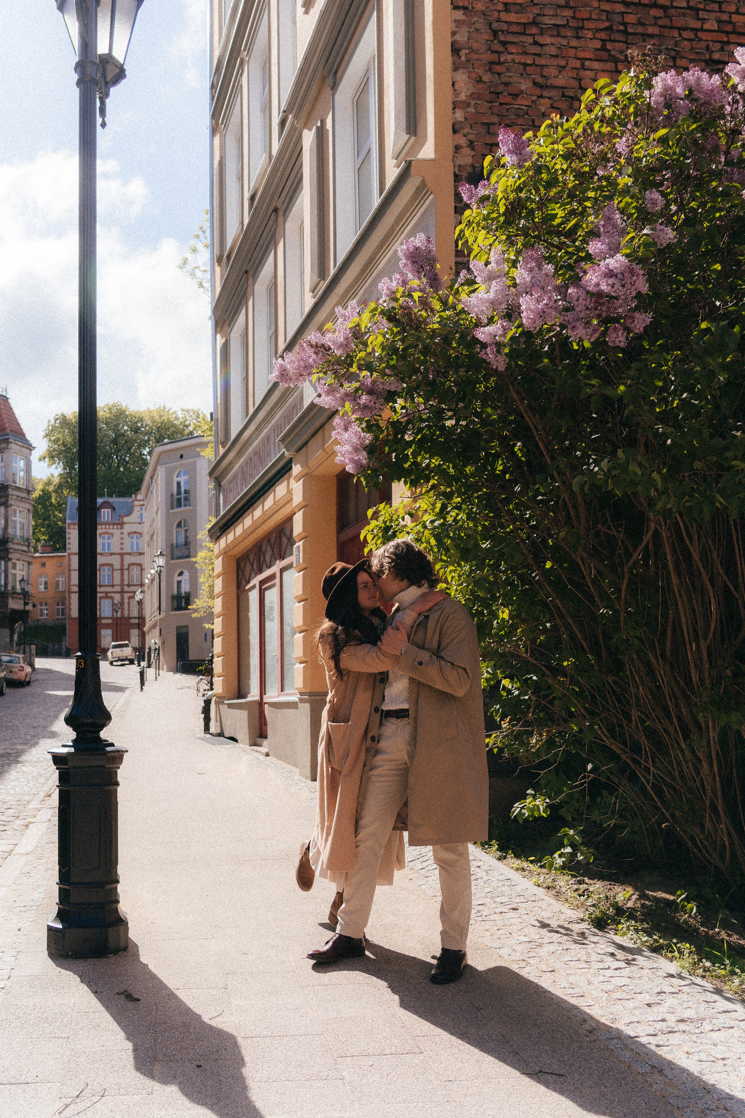 Pati i Szymon, miejska sesja love story. Fotograf ślubny & lifestyle Gdańsk, Karolina Baczewska