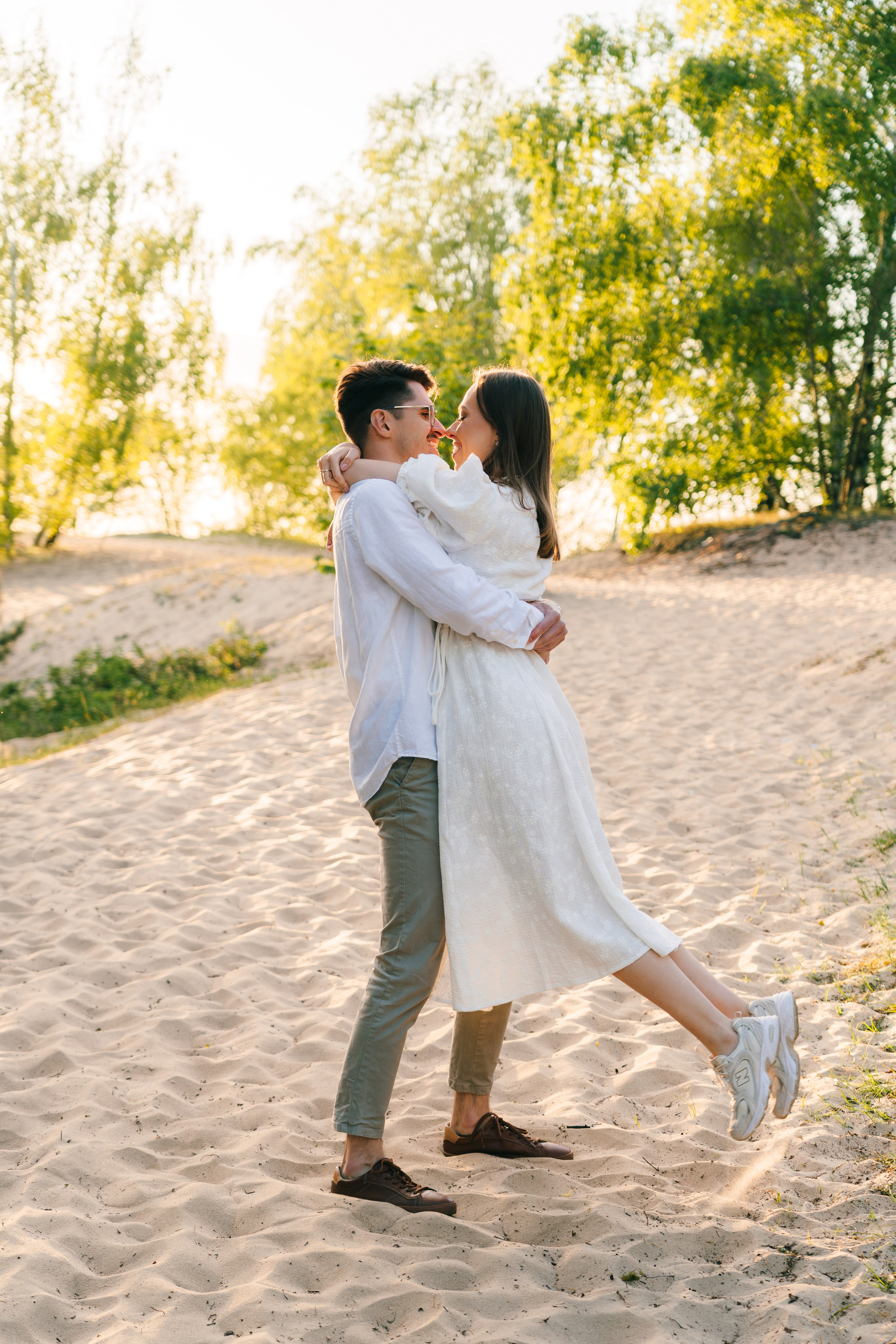 Karolina i Adrian, sesja narzeczeńska miejska i nad morzem. Fotograf ślubny & lifestyle Gdańsk, Karolina Baczewska