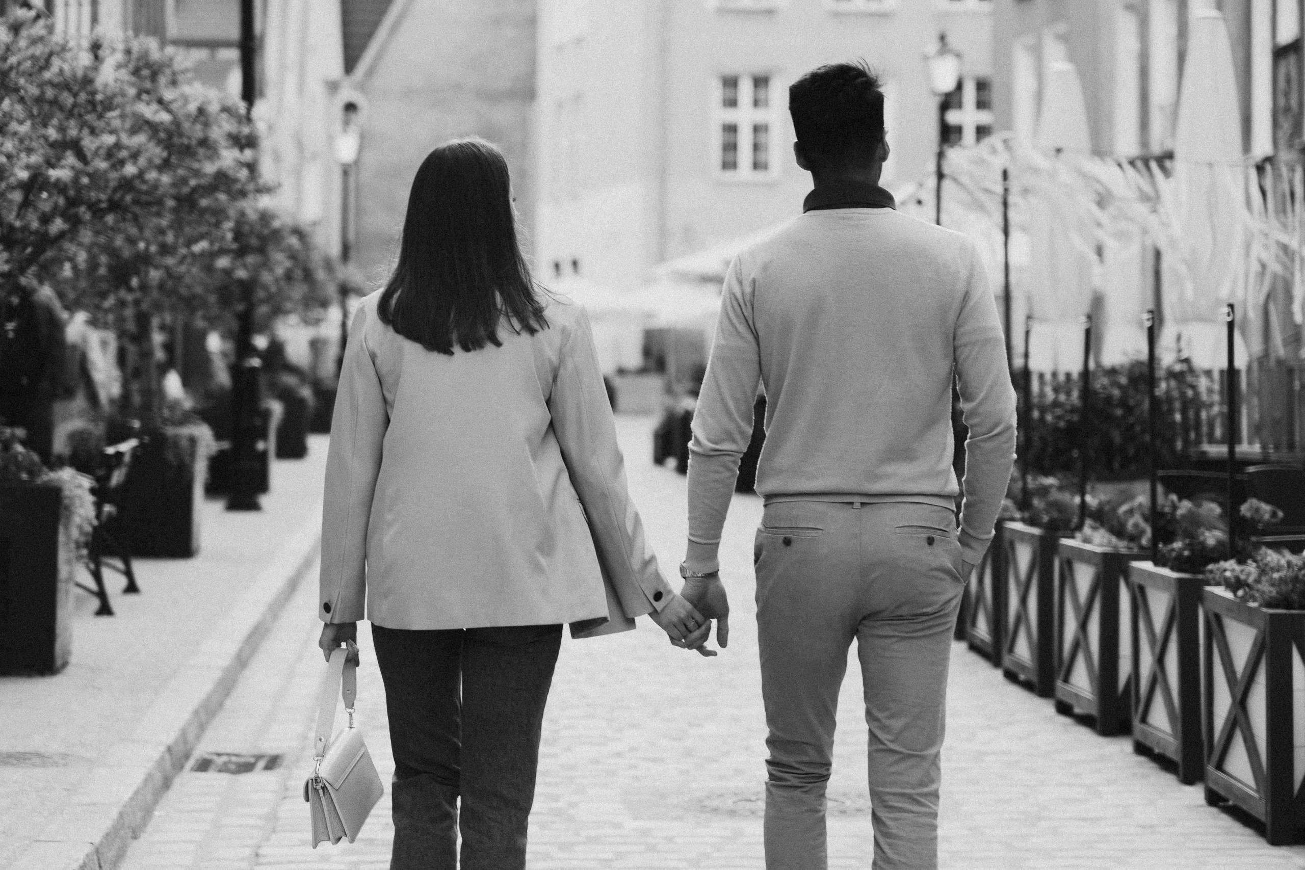 Karolina i Adrian, sesja narzeczeńska miejska i nad morzem. Fotograf ślubny & lifestyle Gdańsk, Karolina Baczewska