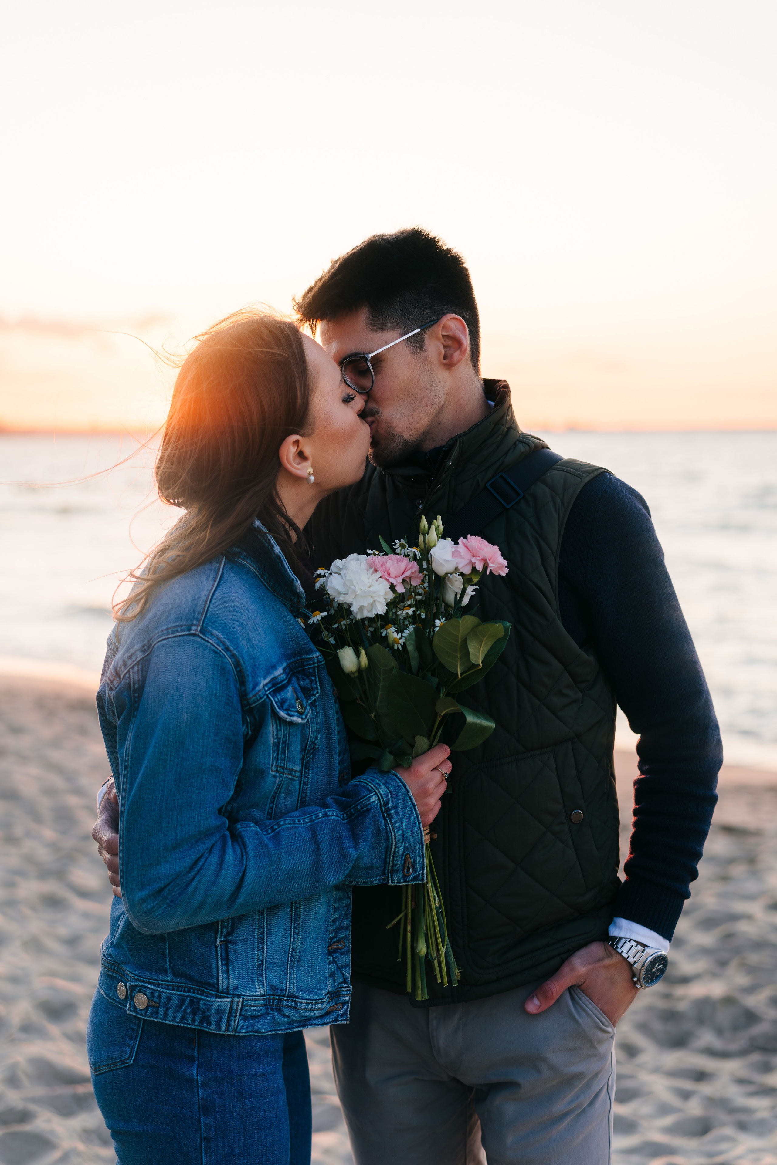 Karolina i Adrian, sesja narzeczeńska miejska i nad morzem. Fotograf ślubny & lifestyle Gdańsk, Karolina Baczewska