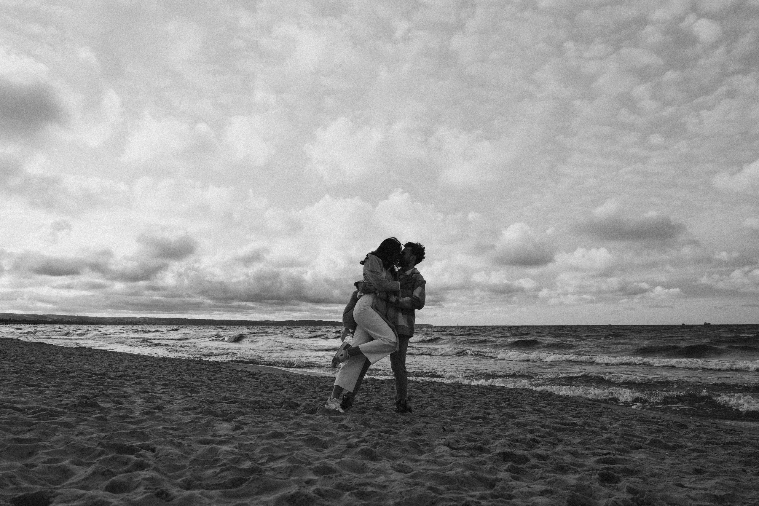 Kinga i Janek, love story nad morzem. Fotograf ślubny & lifestyle Gdańsk, Karolina Baczewska