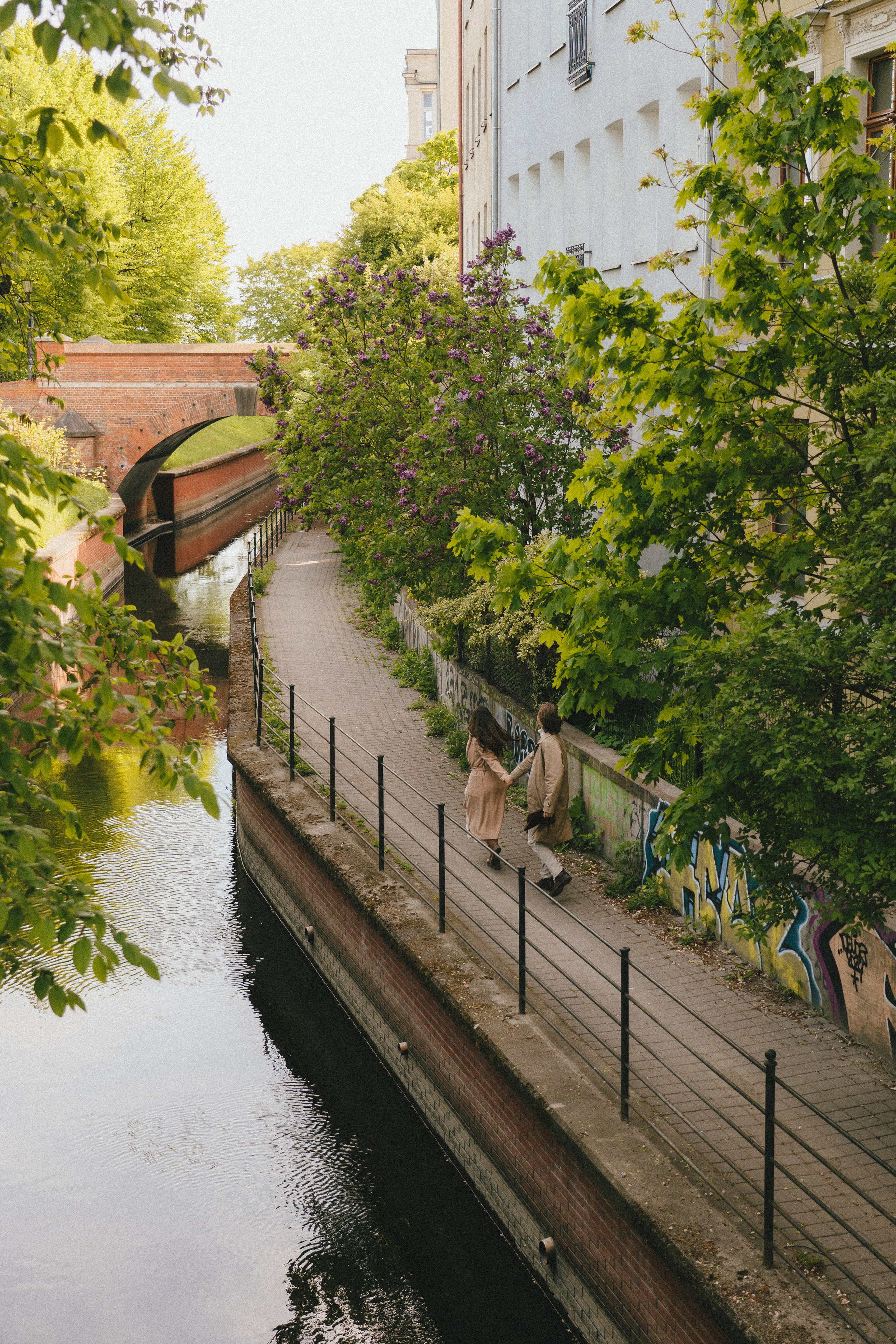 Pati i Szymon, miejska sesja love story. Fotograf ślubny & lifestyle Gdańsk, Karolina Baczewska