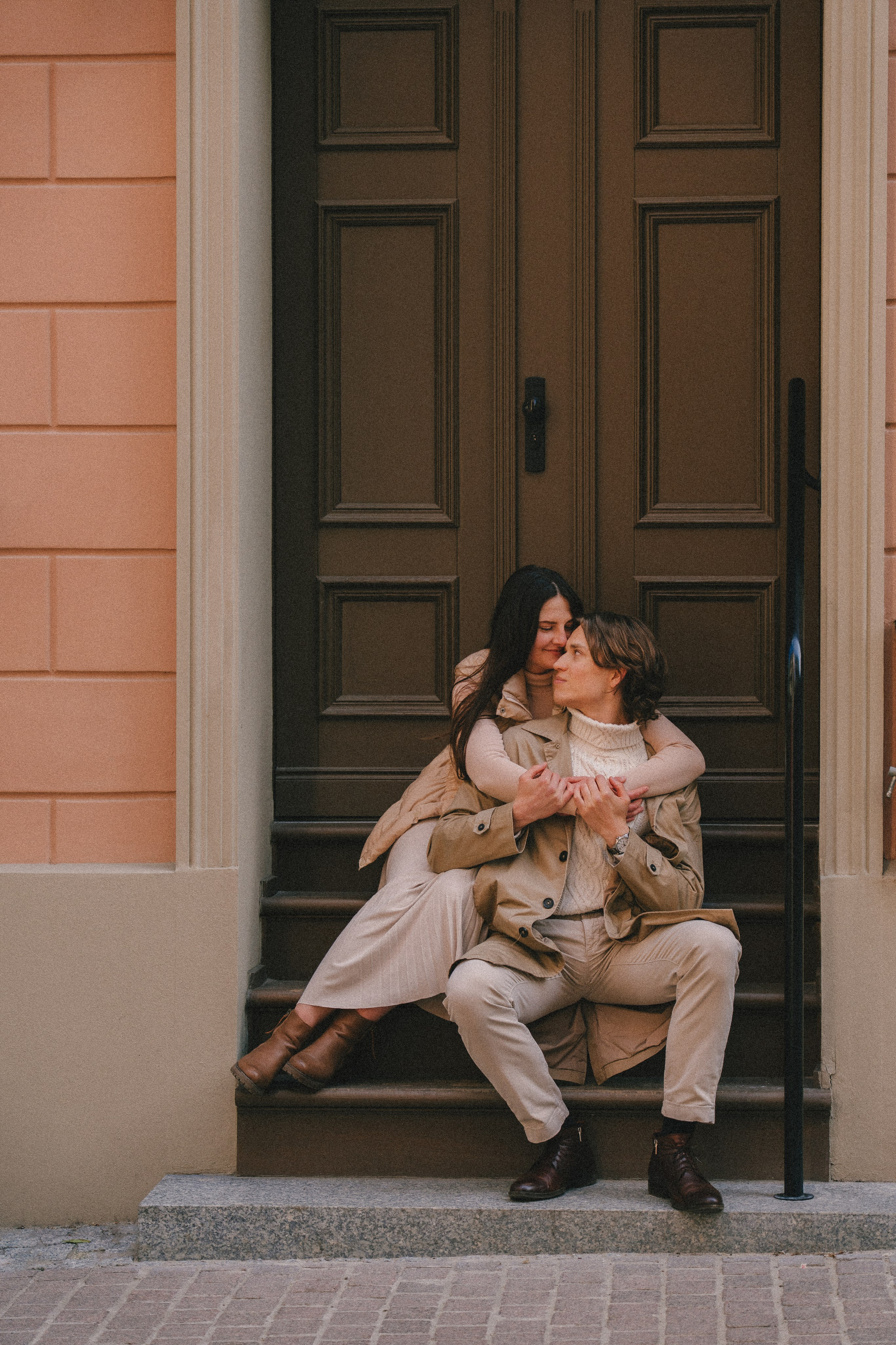 Pati i Szymon, miejska sesja love story. Fotograf ślubny & lifestyle Gdańsk, Karolina Baczewska