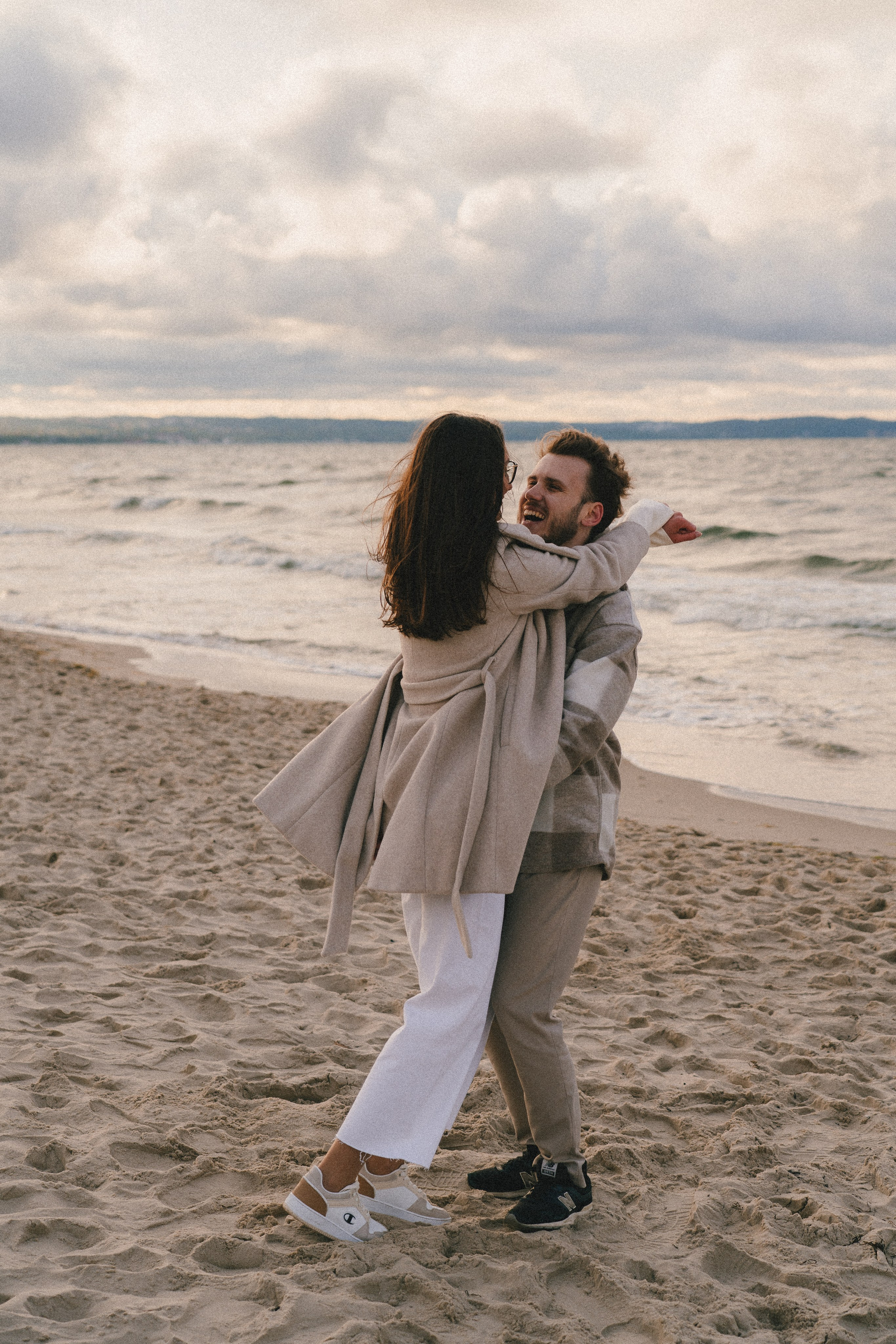 Kinga i Janek, love story nad morzem. Fotograf ślubny & lifestyle Gdańsk, Karolina Baczewska