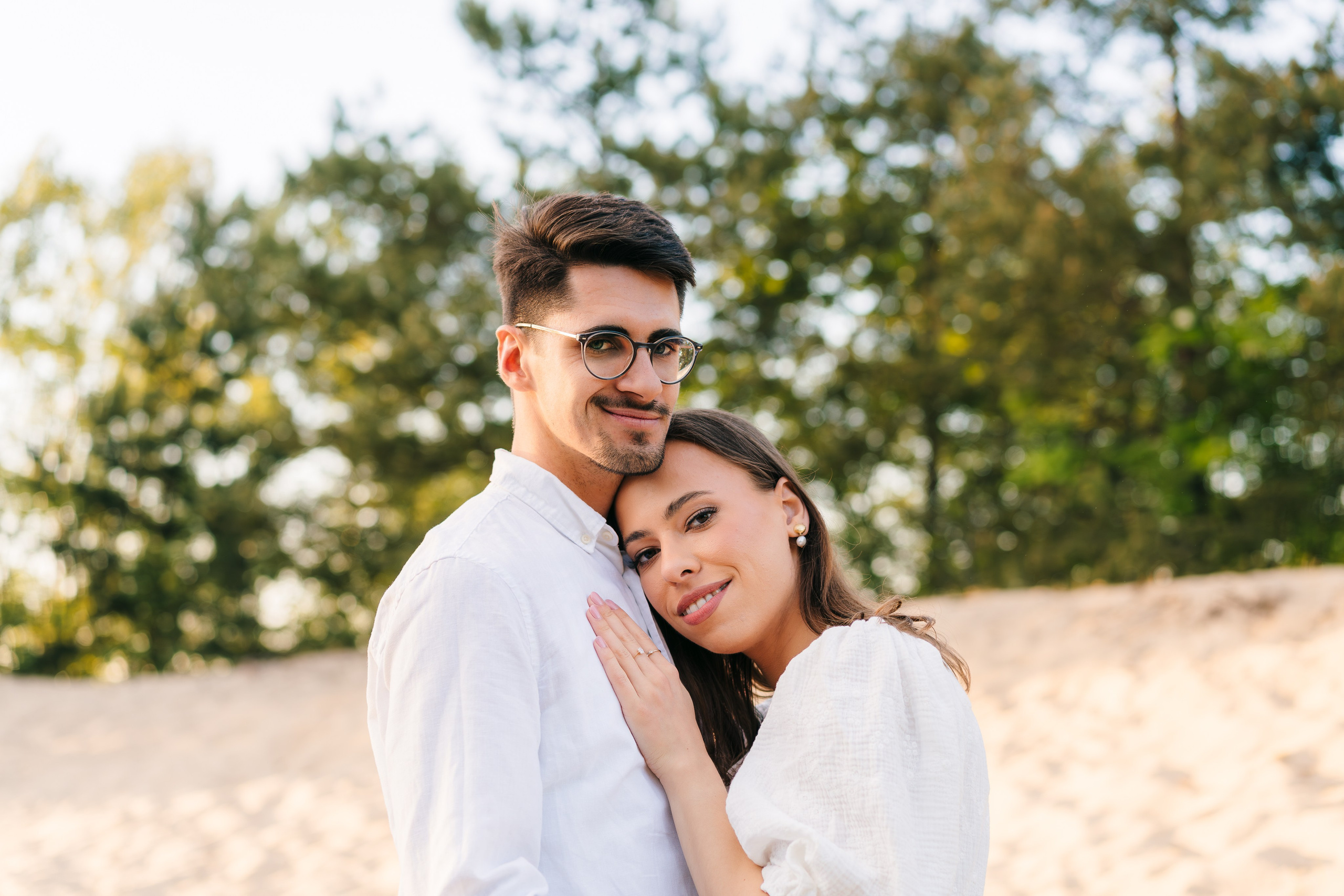 Karolina i Adrian, sesja narzeczeńska miejska i nad morzem. Fotograf ślubny & lifestyle Gdańsk, Karolina Baczewska