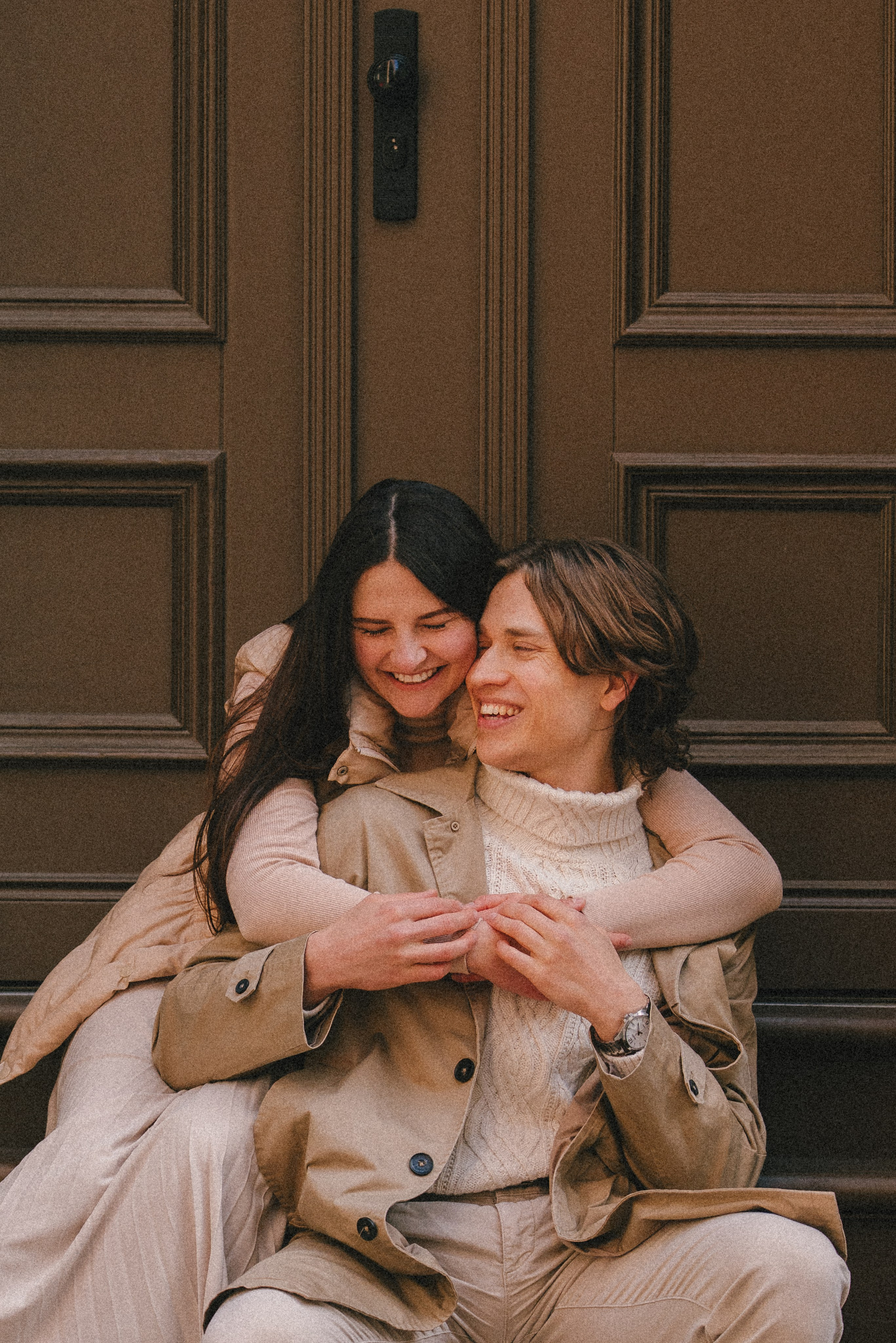 Pati i Szymon, miejska sesja love story. Fotograf ślubny & lifestyle Gdańsk, Karolina Baczewska